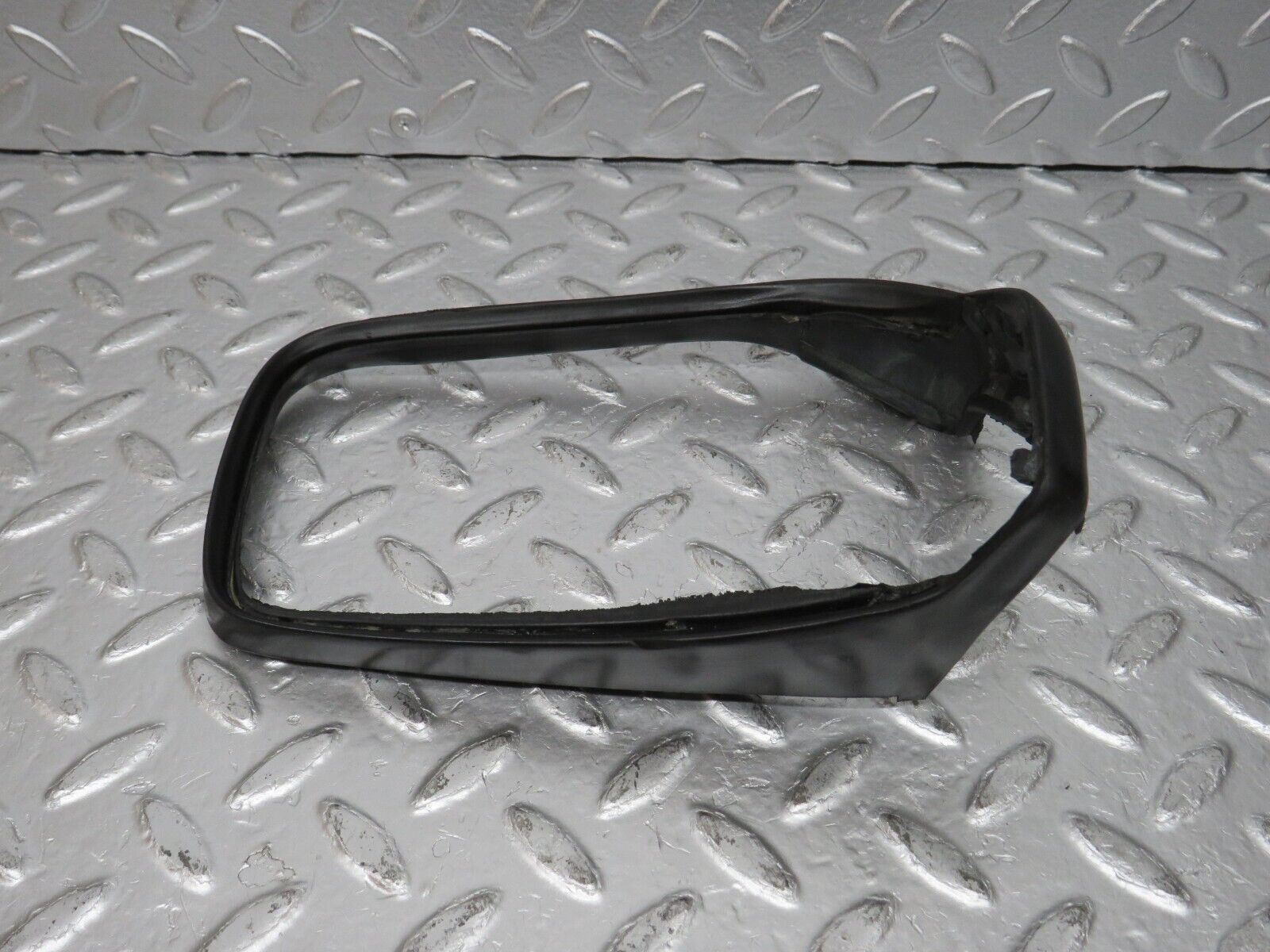 31088 Mercedes-Benz W123 200D Right Wing Mirror Rubber Seal