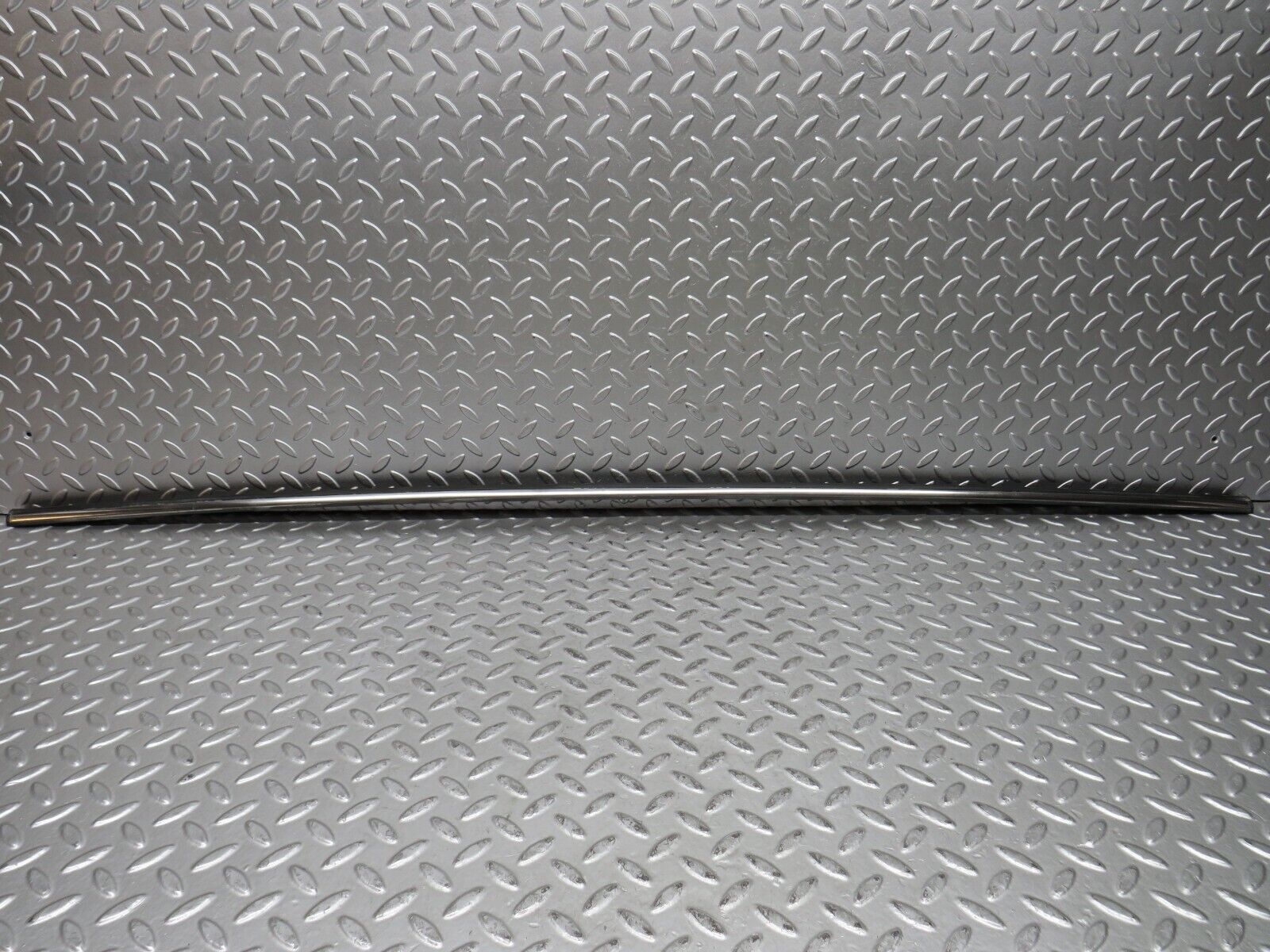 28625 Mercedes-Benz W123 280E Trunk Boot Lid Chrome Moulding Trim