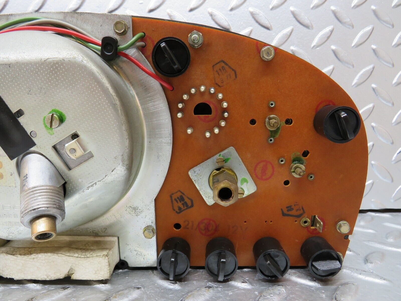 26368 Mercedes-Benz W116 450SE Instrument Cluster 1165422001 87001021