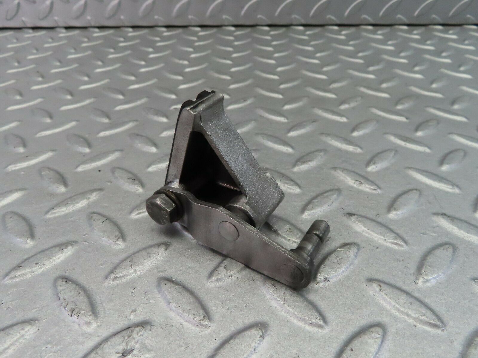 8050 Mercedes-Benz W115 220D Timing Chain Guide Rail 6210600516