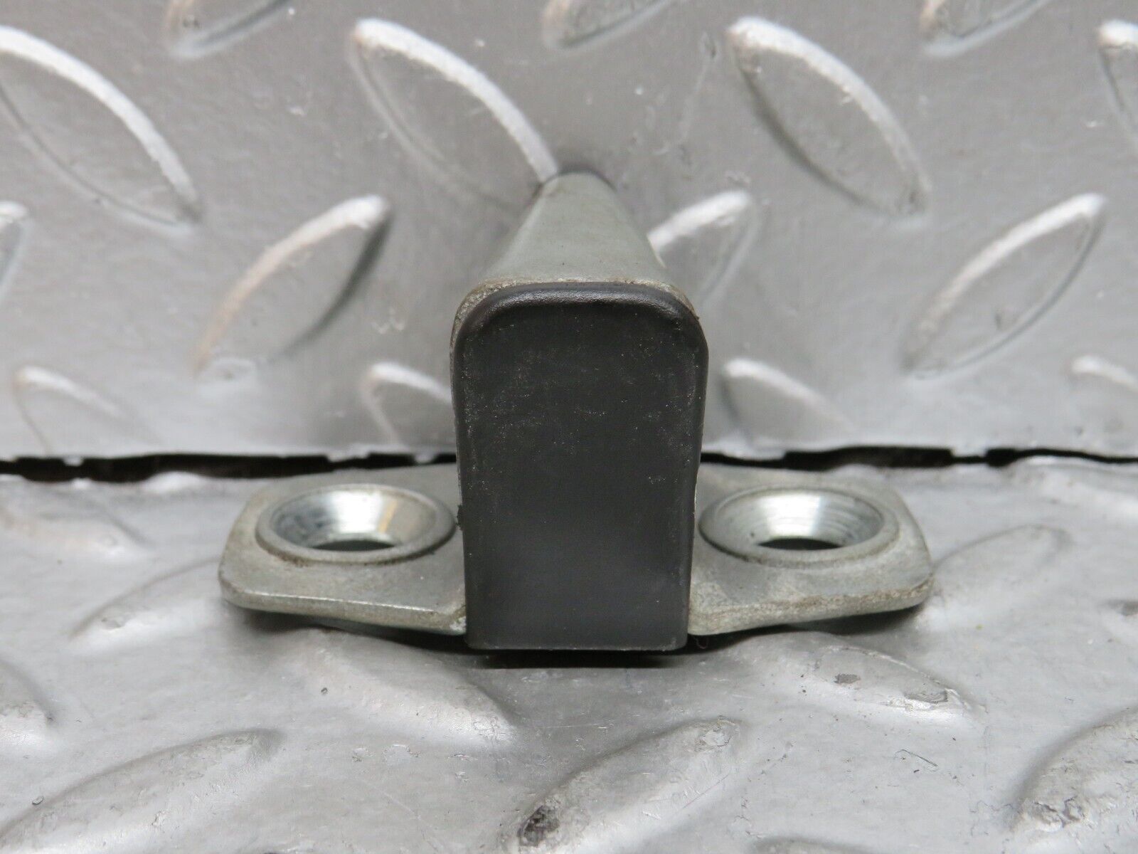 29123 Mercedes-Benz C124 320CE Coupe Door Lock Latch