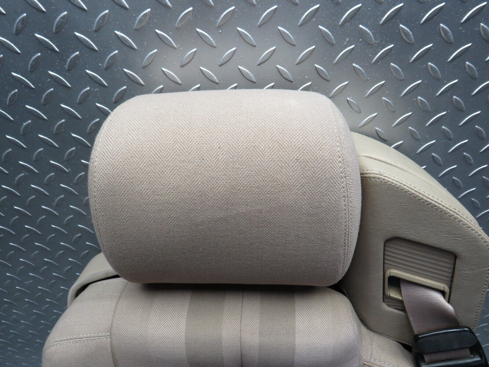 38320 Mercedes-Benz R129 280SL Coupe Electric Front Left Seat Beige