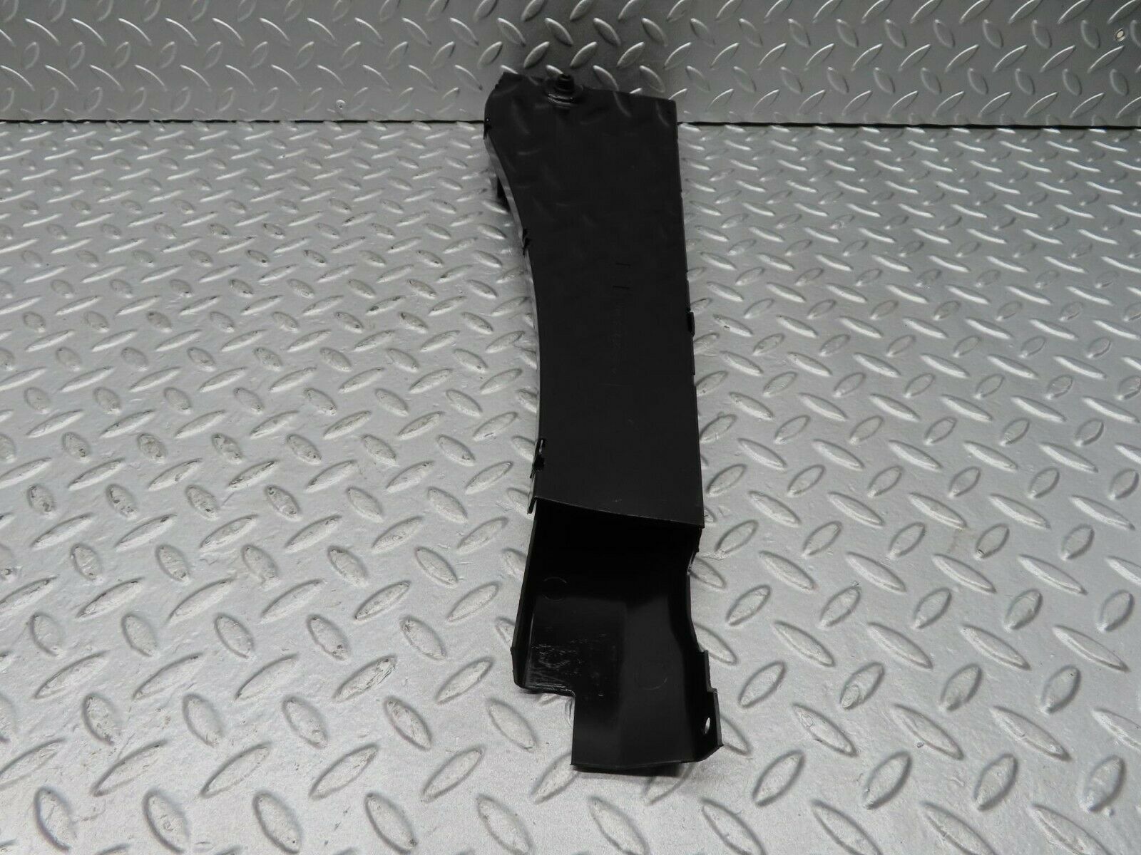 16315 Mercedes-Benz W124 260E Front Left Cable Channel 1248212336