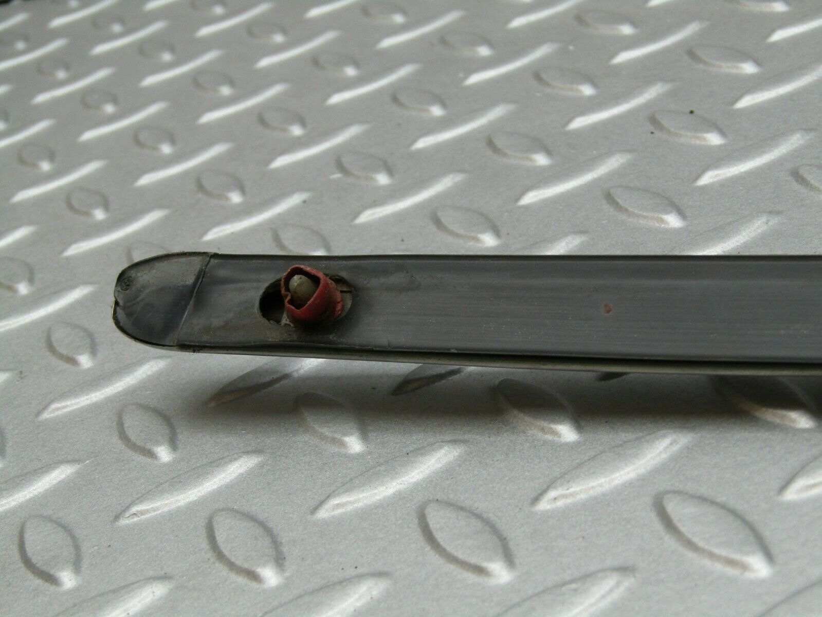 3338 Mercedes-Benz W115 220D Centre Fender Wing Chrome Trim Front Left