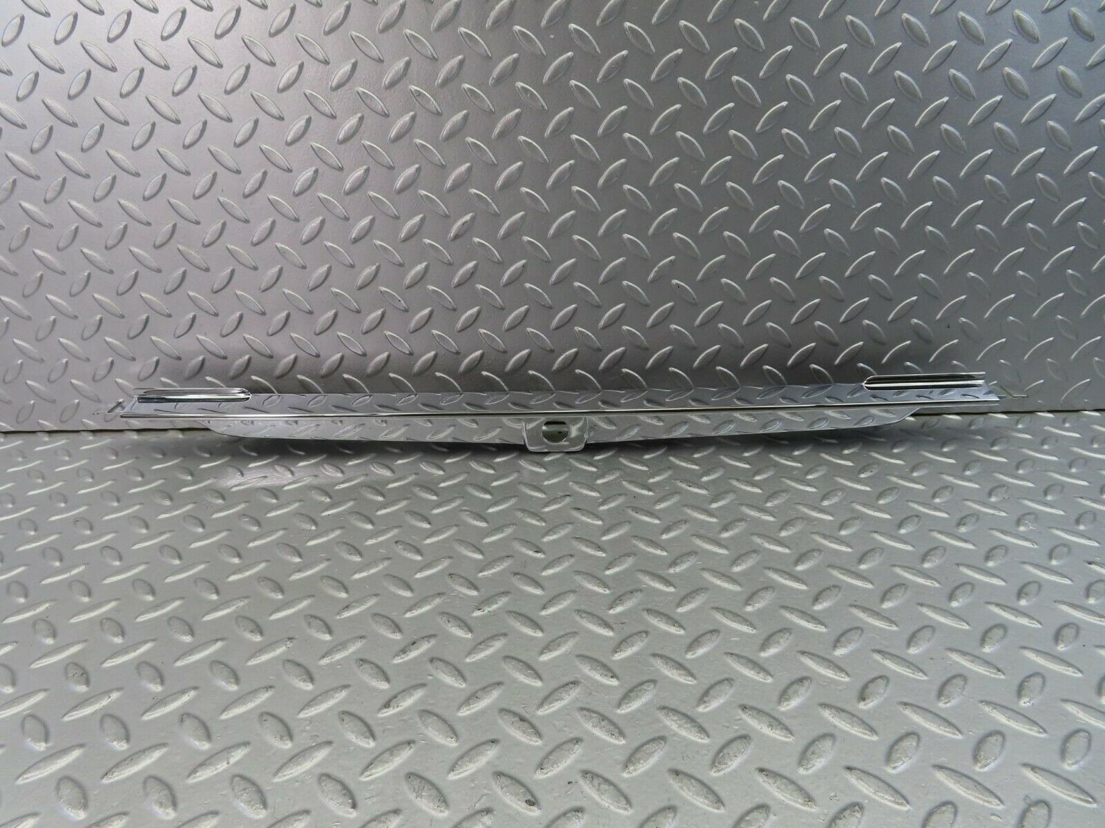 10299 Mercedes-Benz W116 number Plate Light Holder Chrome Moulding 1166900580