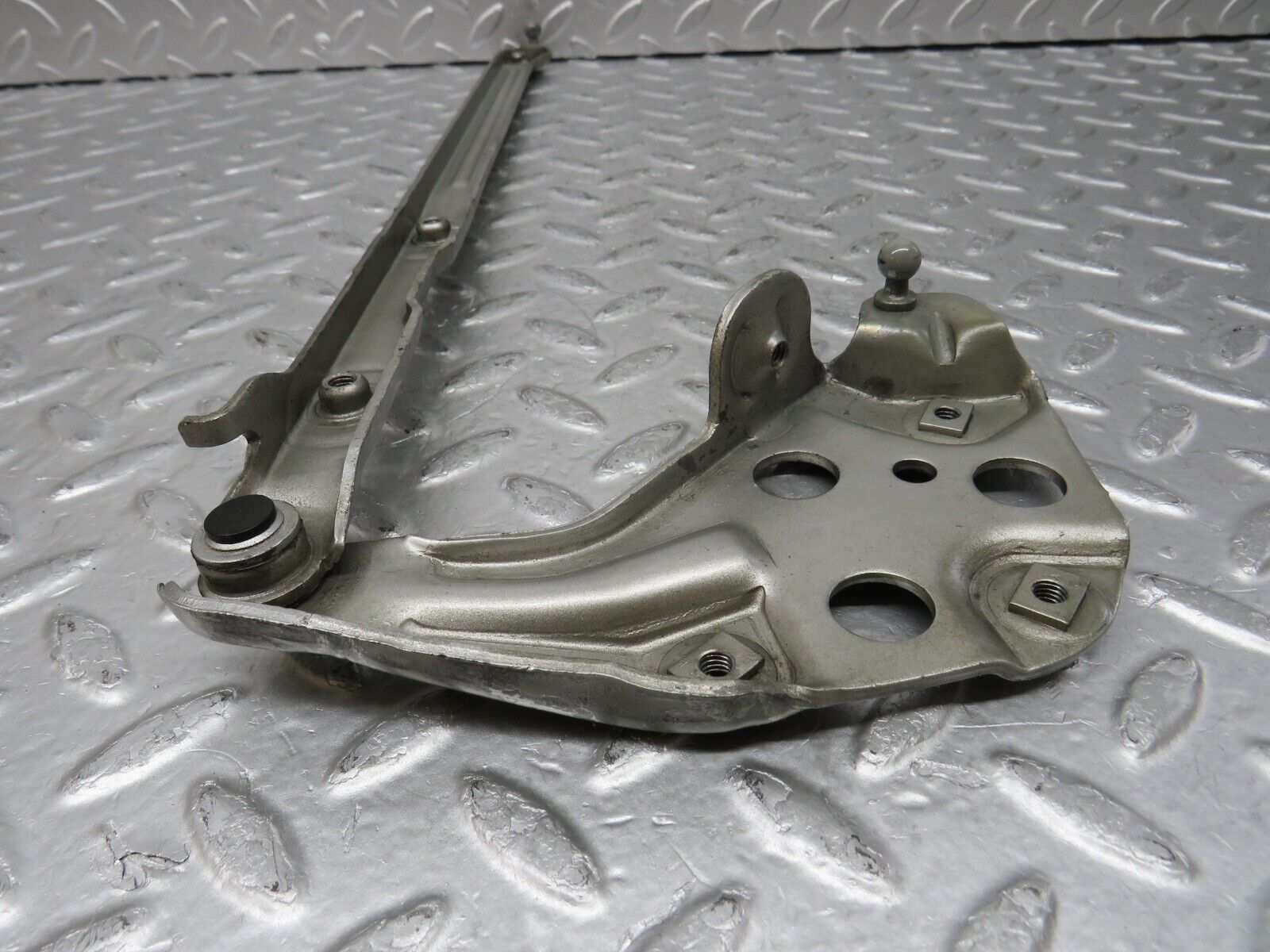 35031 Mercedes-Benz W210 320E Bonnet Hinge Left Side