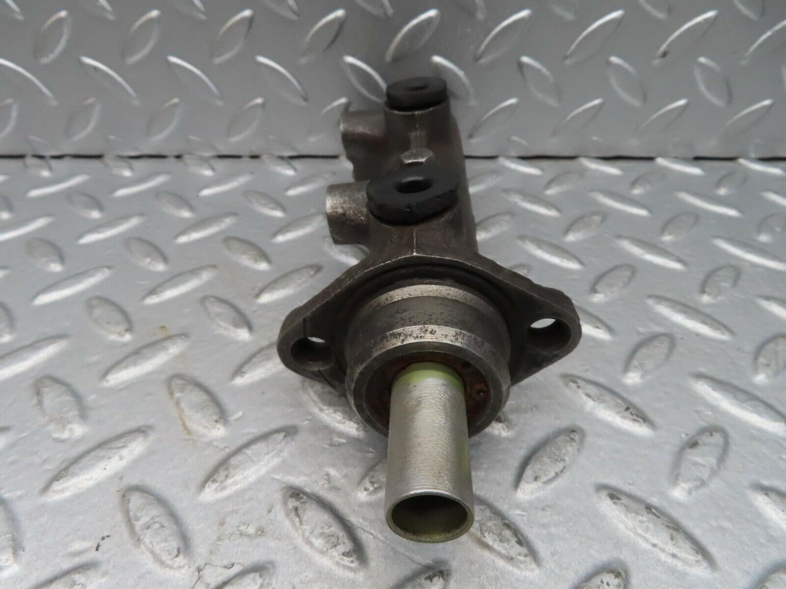 0087 Mercedes-Benz W116 Brake Master Cylinder