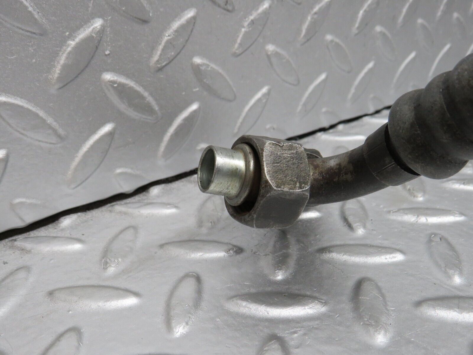 38178 Mercedes-Benz A124 320E Cabriolet Air Conditioning Hose Pipe With Dryer 1042300856