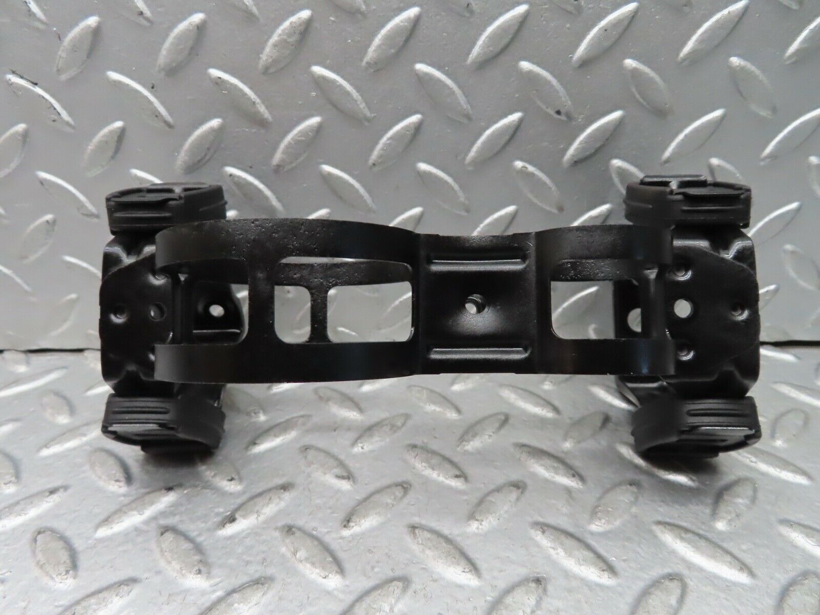 19409 Mercedes-Benz C140 CL420 Coupe Fuel Pump Fuel Filter Bracket