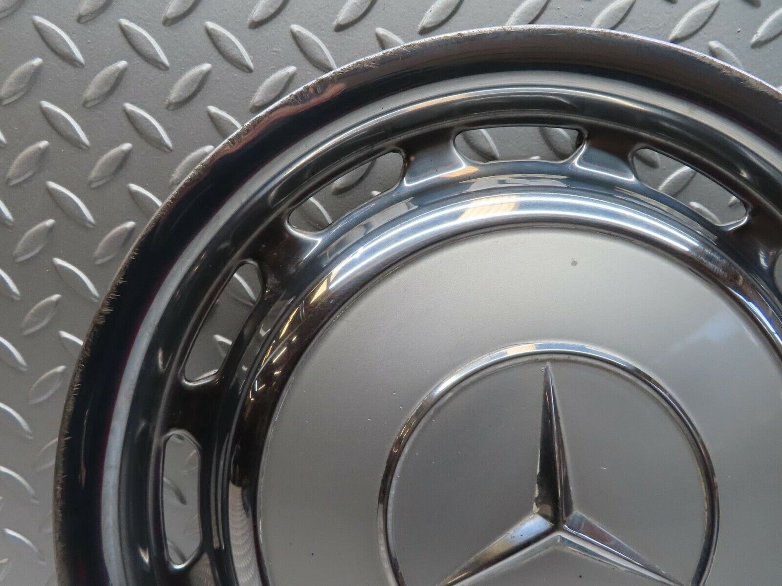 12403 Mercedes-Benz W108 280SE 3.5 Vintage Wheel Trim Hub Cap 14