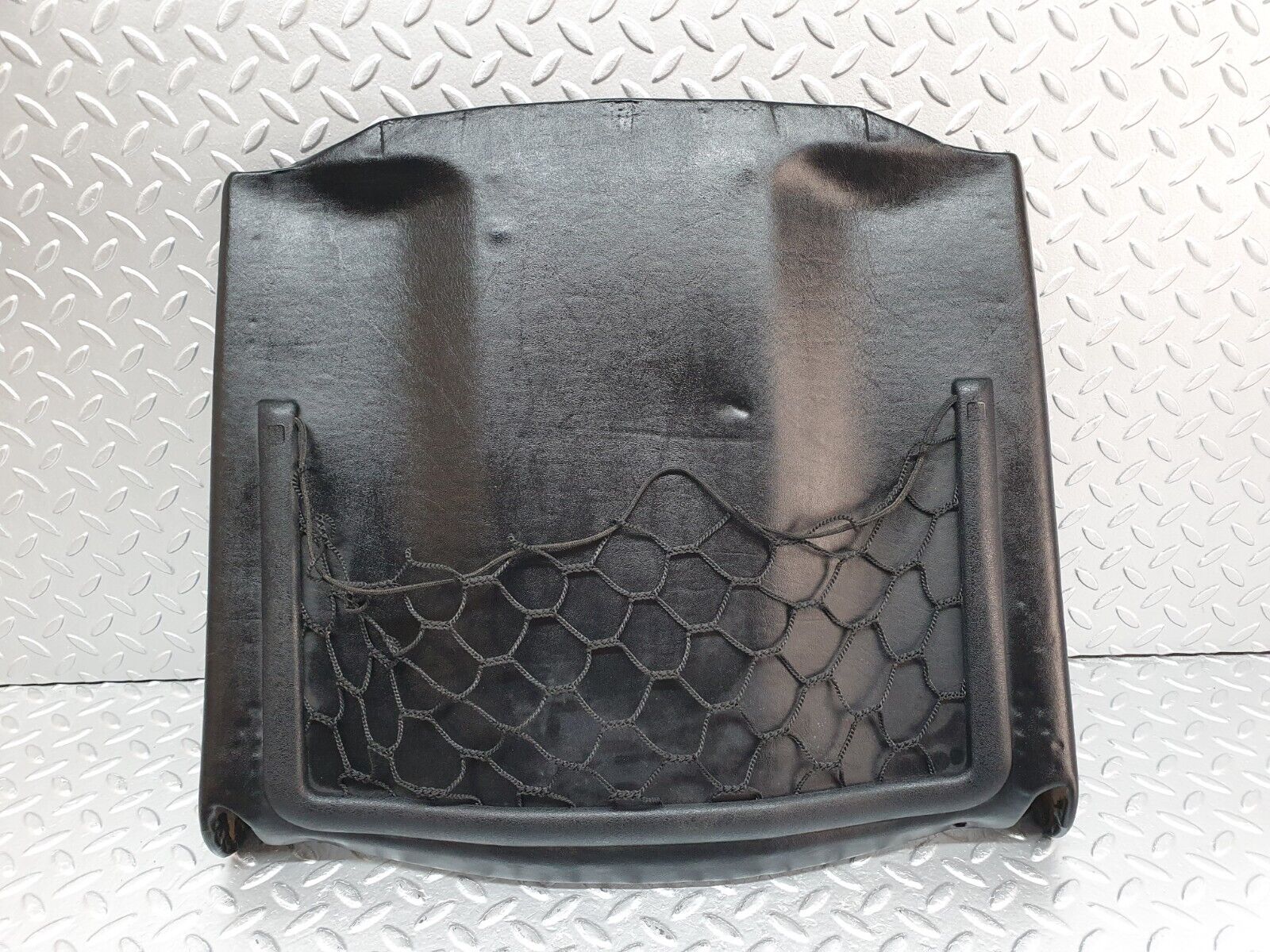 40806 Mercedes-Benz W123 300D Front Right Seat Rear Cover Black