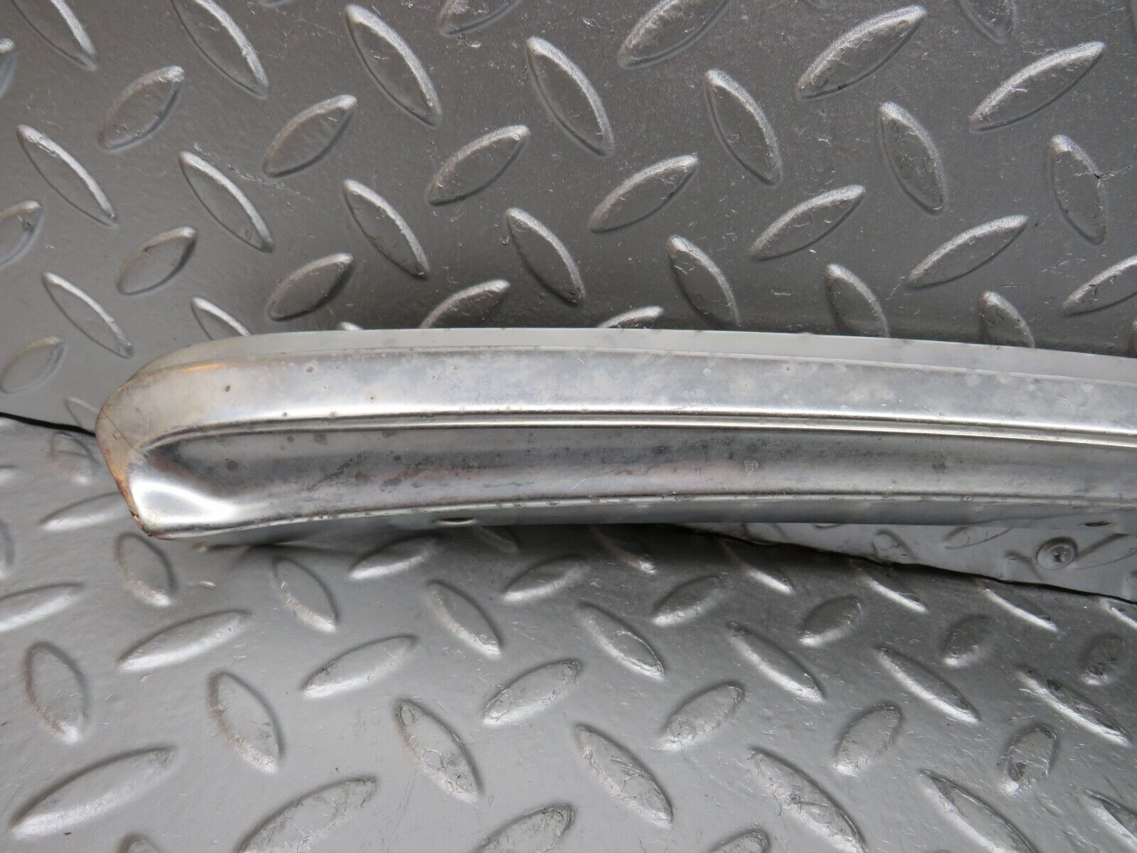 0084 Mercedes-Benz W116 350SE Roof Chrome Moulding Trim Right Side