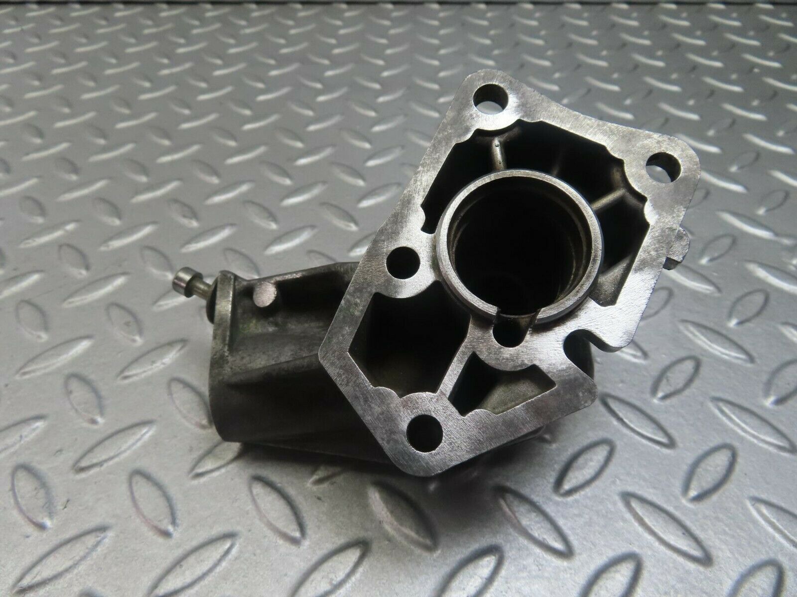 8298 Mercedes-Benz W114 Ignition Distributor Housing With Shaft 1101580215