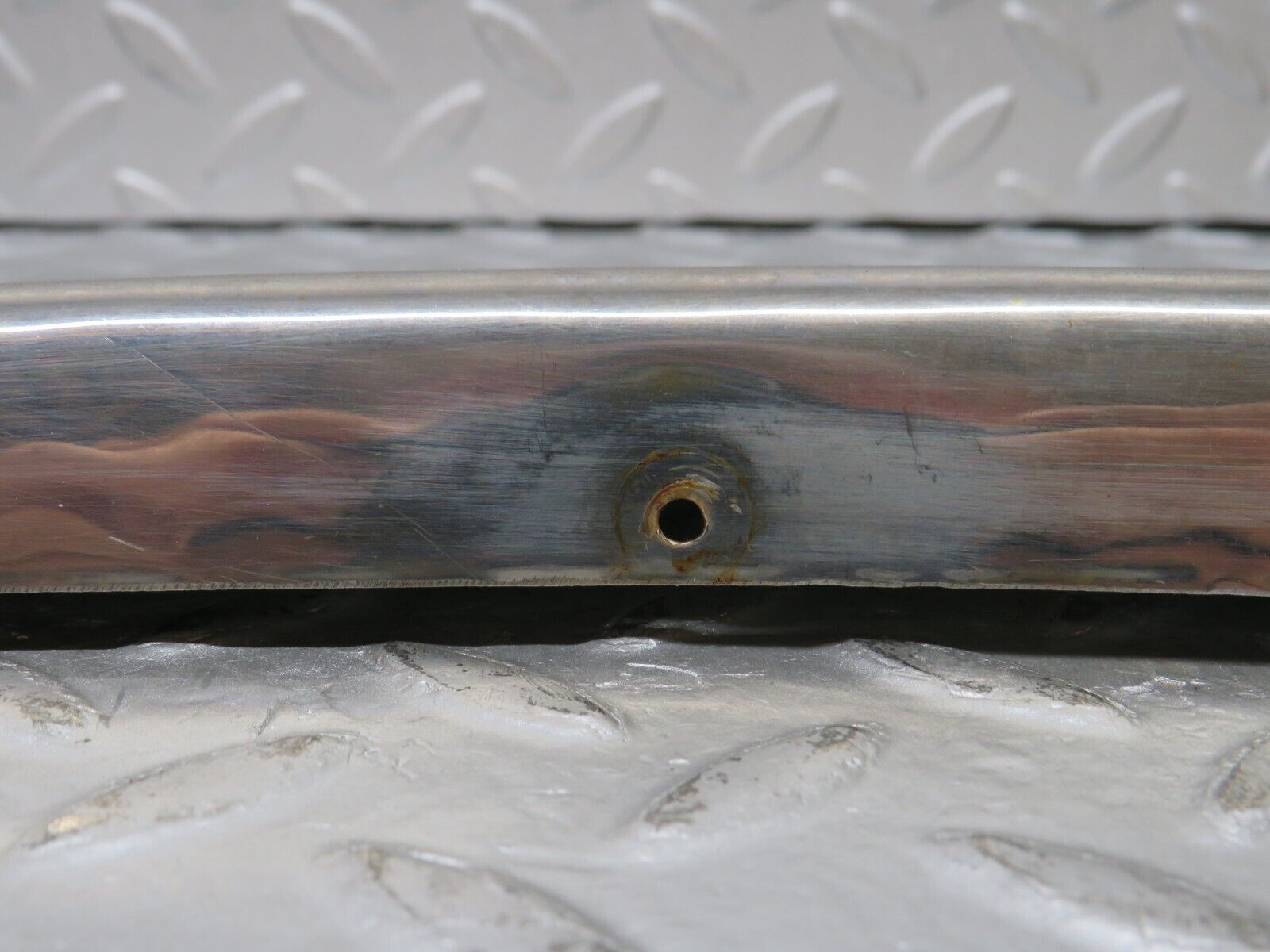 36291 Mercedes-Benz W126 420SE Rear Left Chrome Wheel Arch Trim