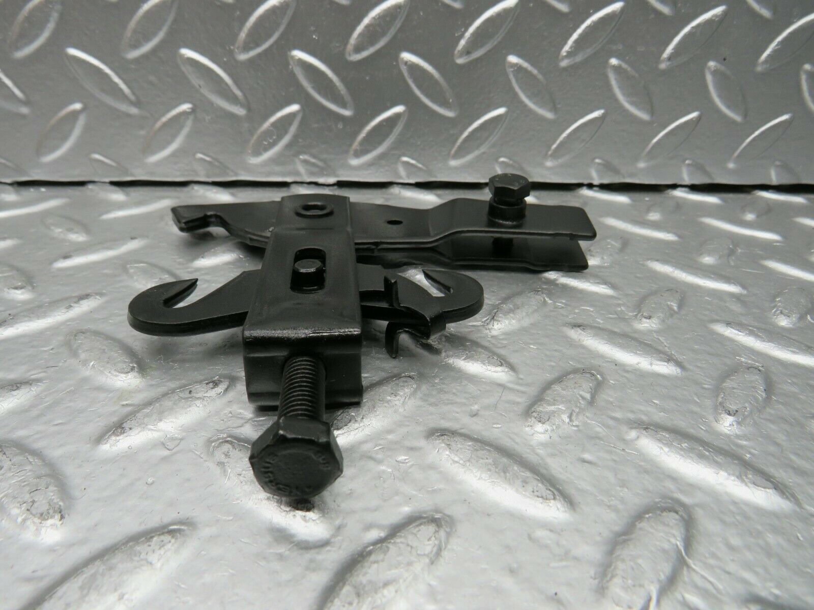 22585 Mercedes-Benz C124 E220 Coupe Handbrake Regulator