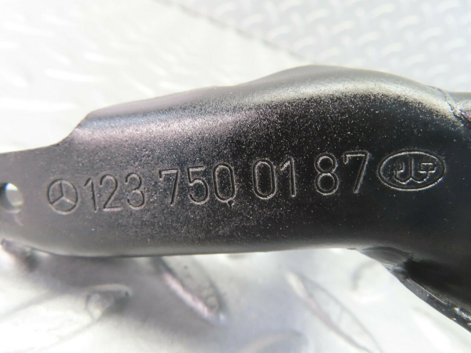 10021 Mercedes-Benz C123 230CE Coupe Trunk Lid Hinge Left Side 1237500187