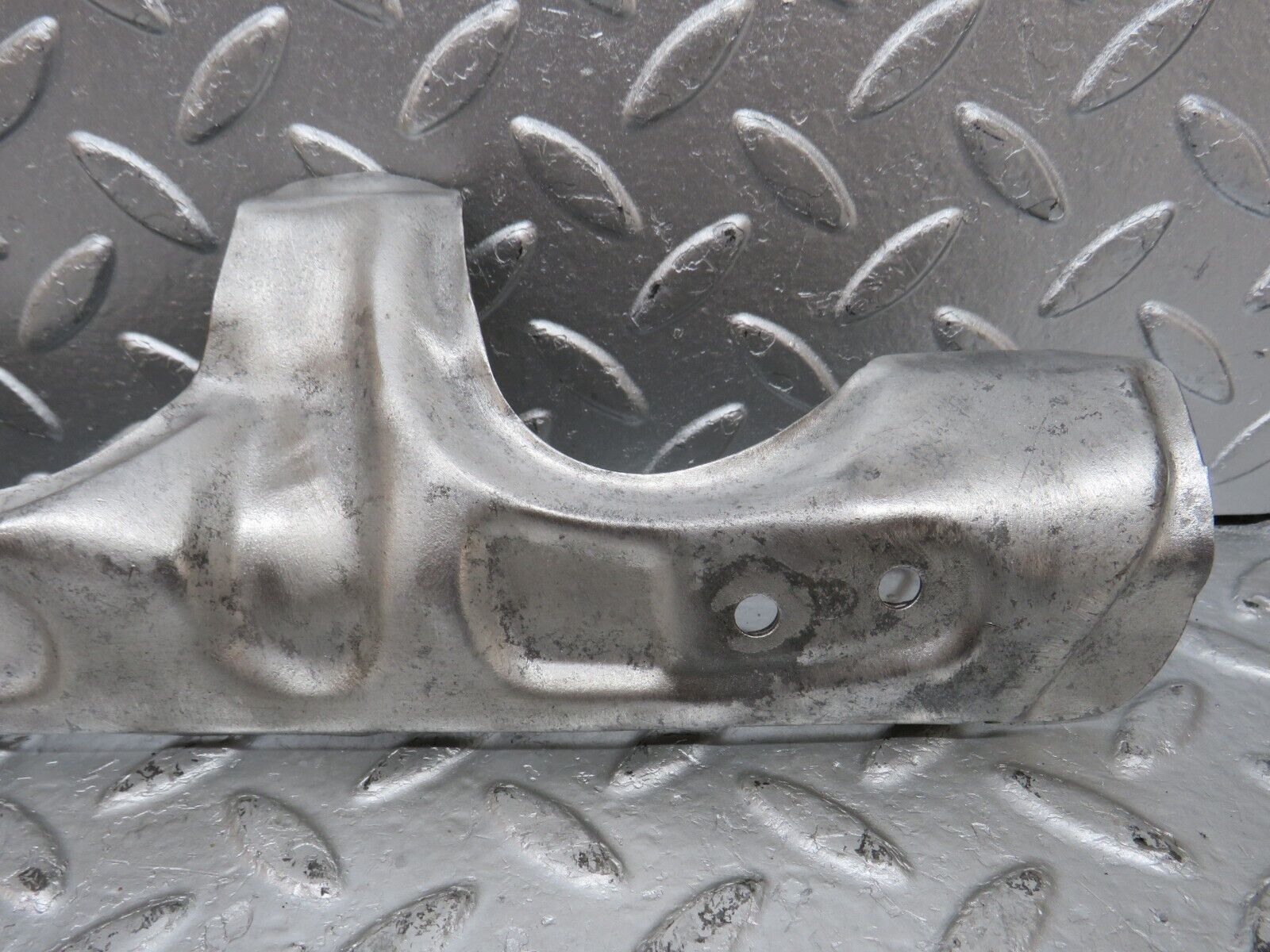 33128 Mercedes-Benz W126 380 V8 M116 Exhaust Manifold Heat Shield