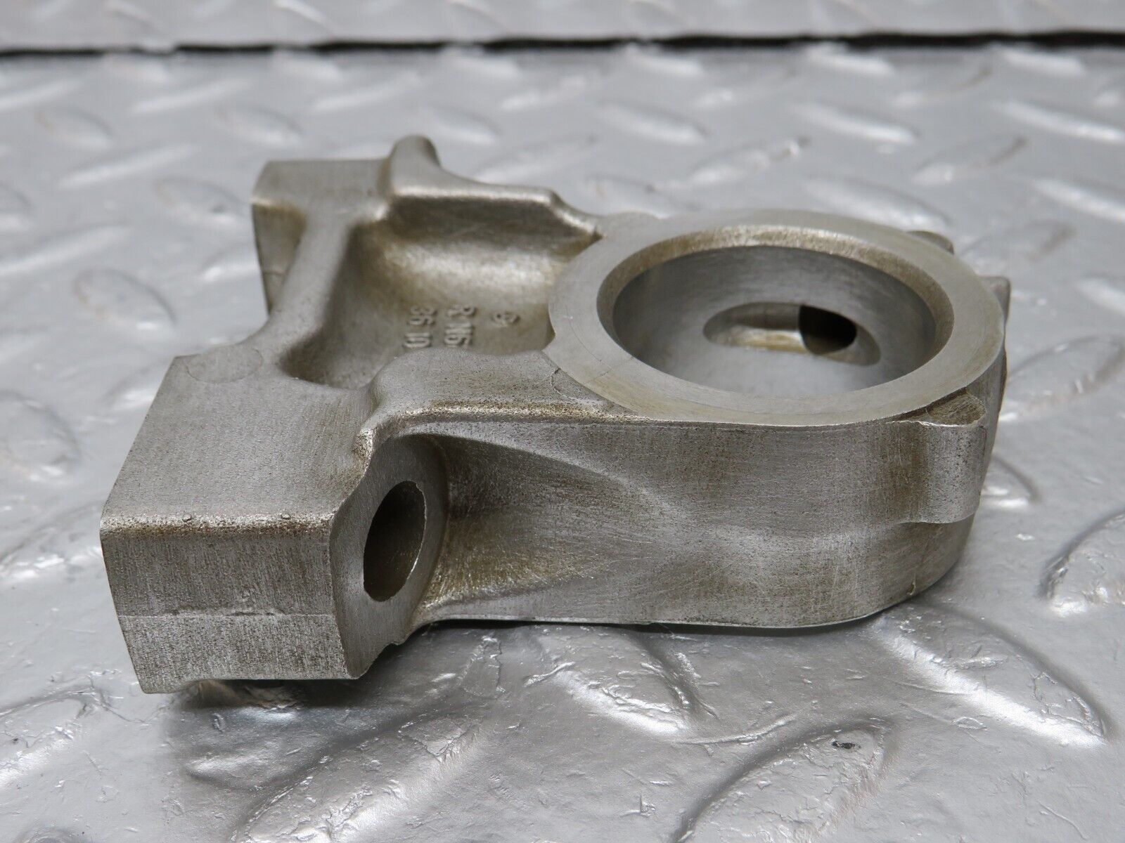 34621 Mercedes-Benz C126 380SEC Coupe Camshaft Tower Bearing 1160513610