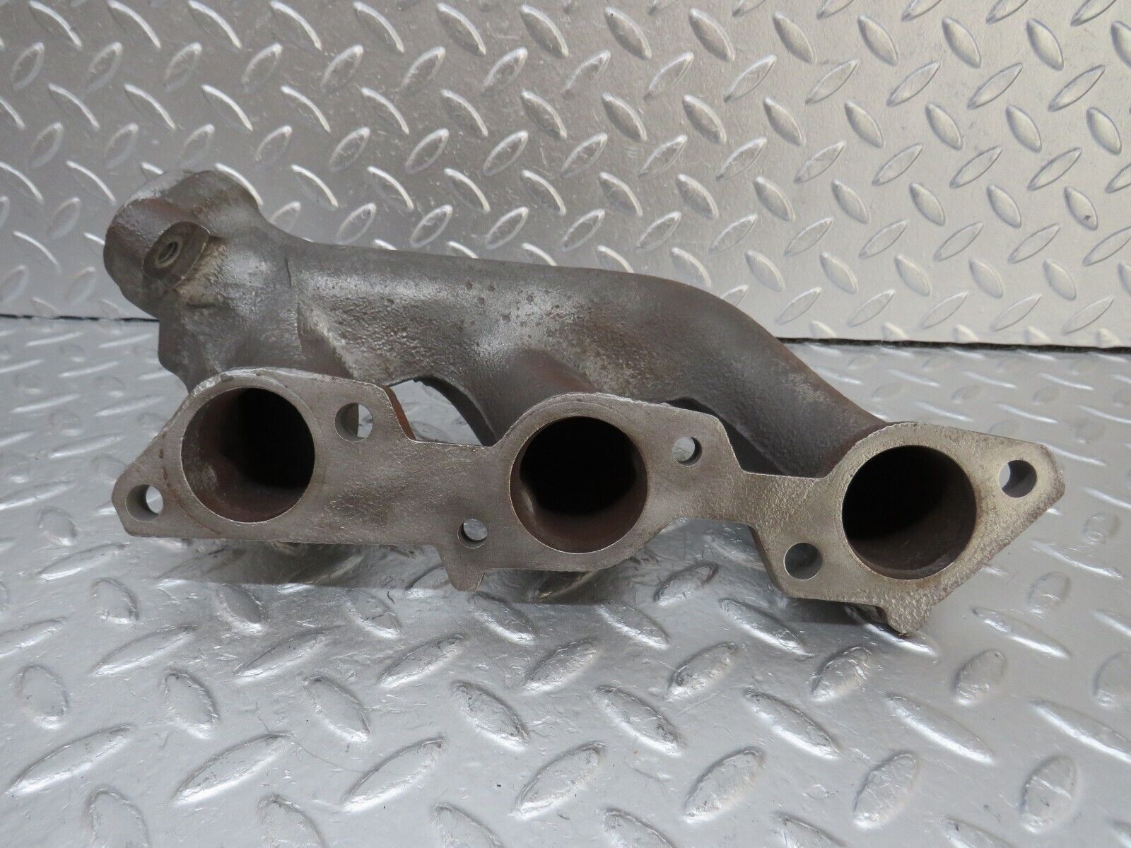 34689 Mercedes-Benz W124 260E Exhaust Manifold 1-3 Cylinder 1031421602