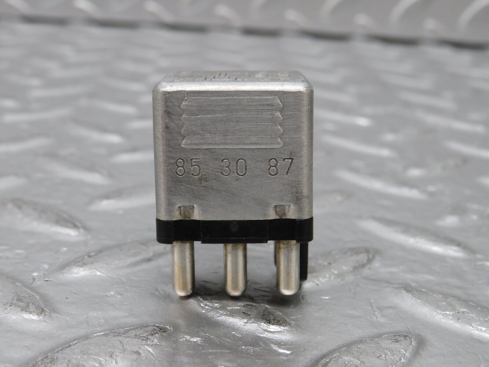 32474 Mercedes-Benz S124 300TE Wagon Multi Purpose Relay 0015420219