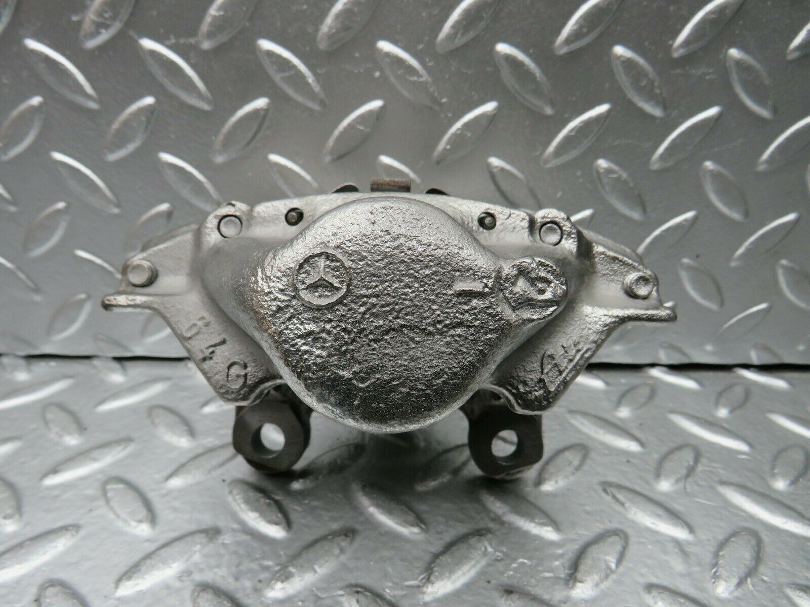 22412 Mercedes-Benz C124 E220 Coupe Rear Right Brake Caliper Lucas 42