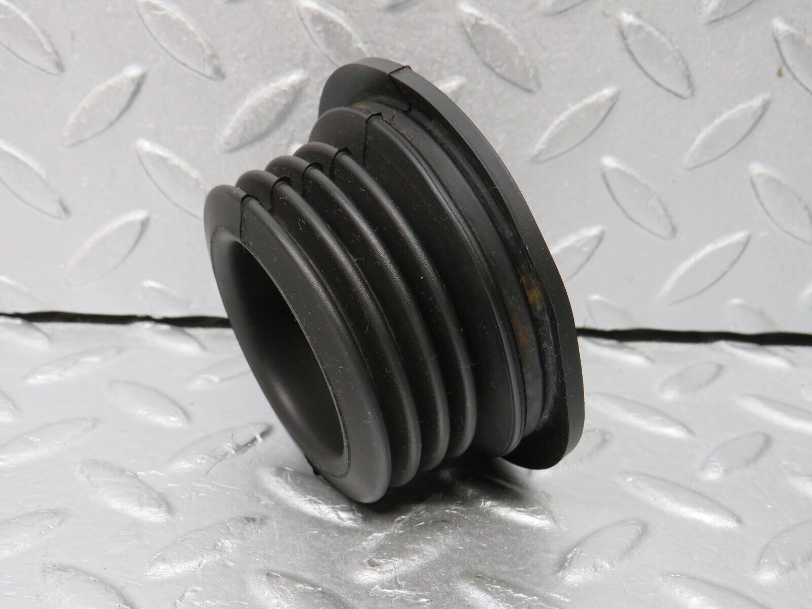 38043 Mercedes-Benz A124 320E Cabriolet Steering Column Rubber 1244620396