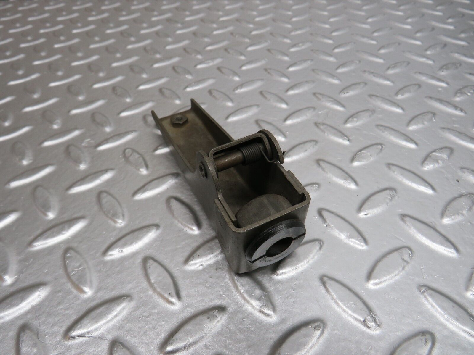 32071 Mercedes-Benz W123 230E Handbrake Regulator