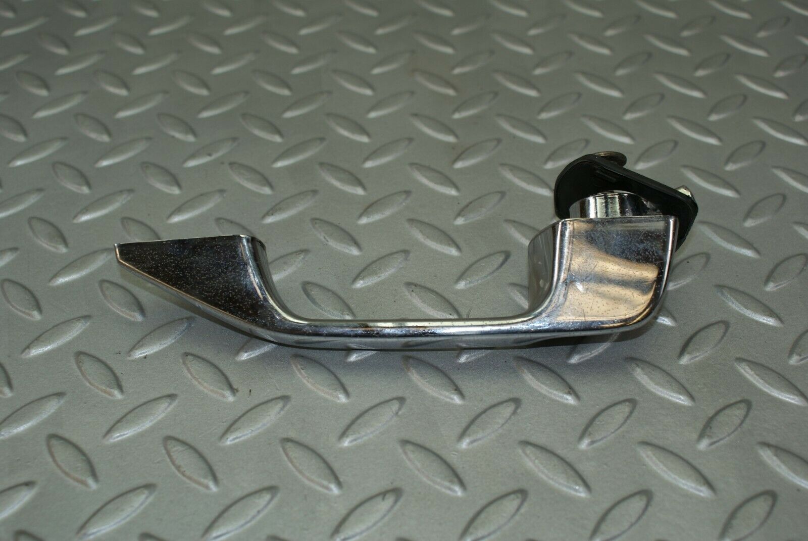 3106 Mercedes-Benz W115 220D Door Handle Rear Left 1157660301