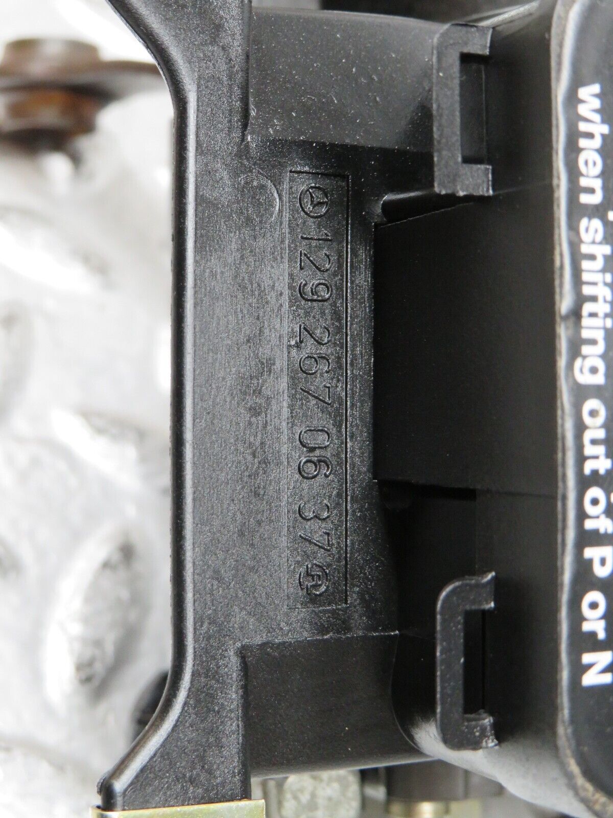 27683 Mercedes-Benz S124 300TE Wagon Automatic Gear Selector 1292670637