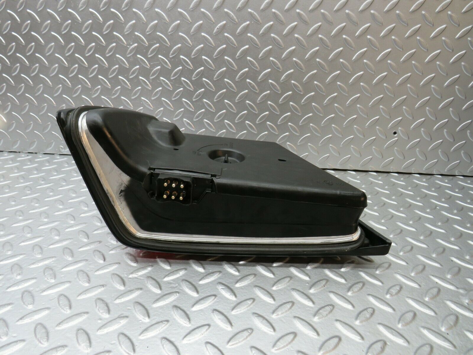 22420 Mercedes-Benz C124 E220 Coupe Tail Light Right Side