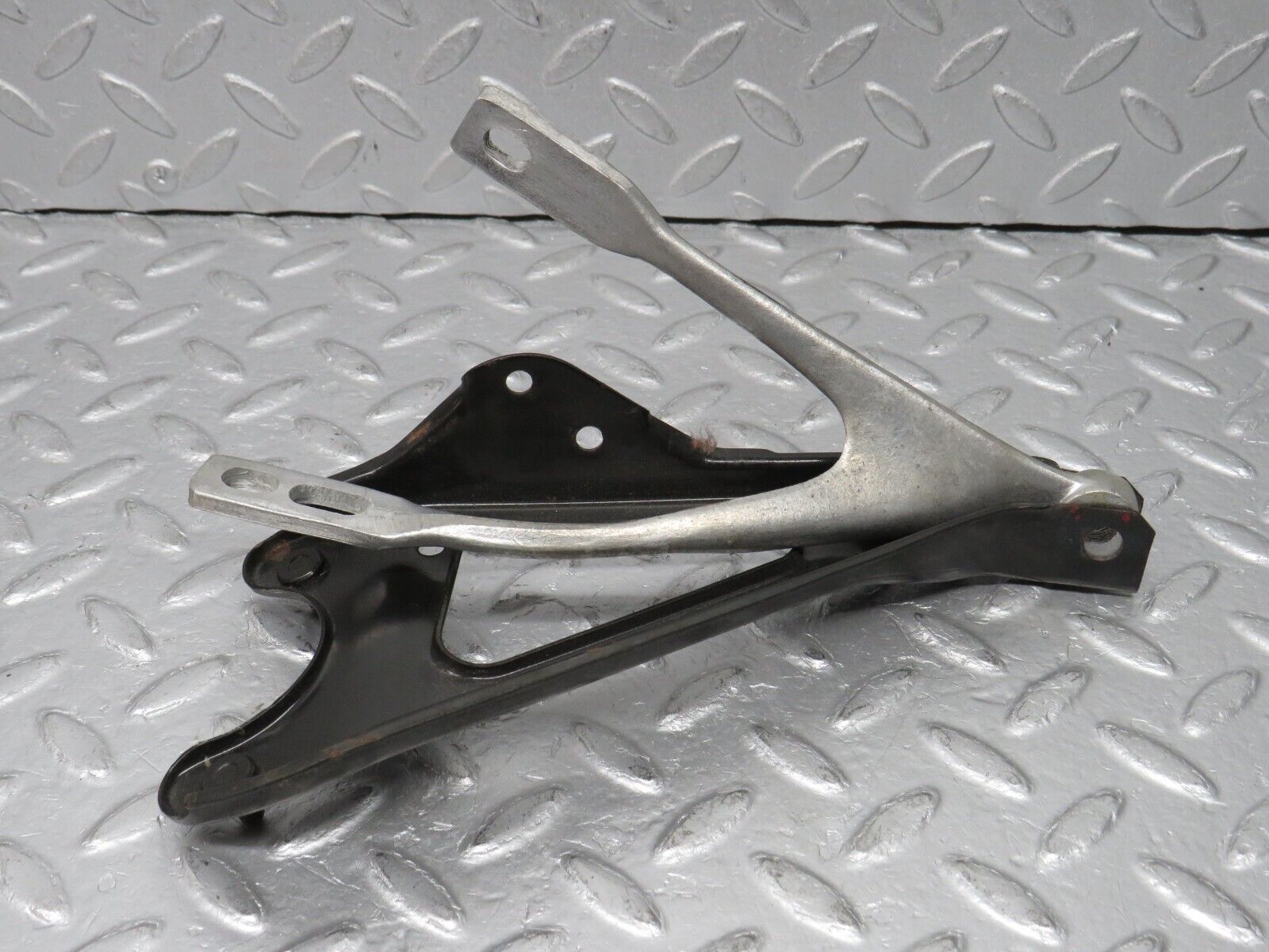 38867 Mercedes-Benz W201 190E 2.6L Steering Column Bracket