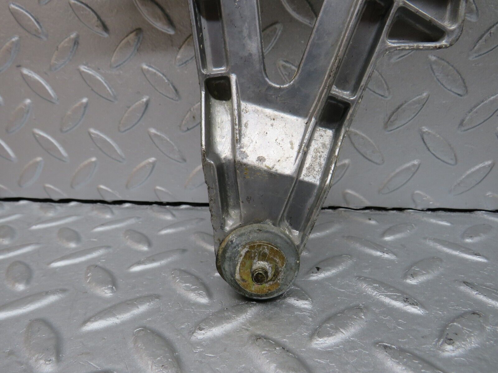 36862 Mercedes-Benz C126 420SEC Right Door Power Window Regulator 1267202646 1267250411