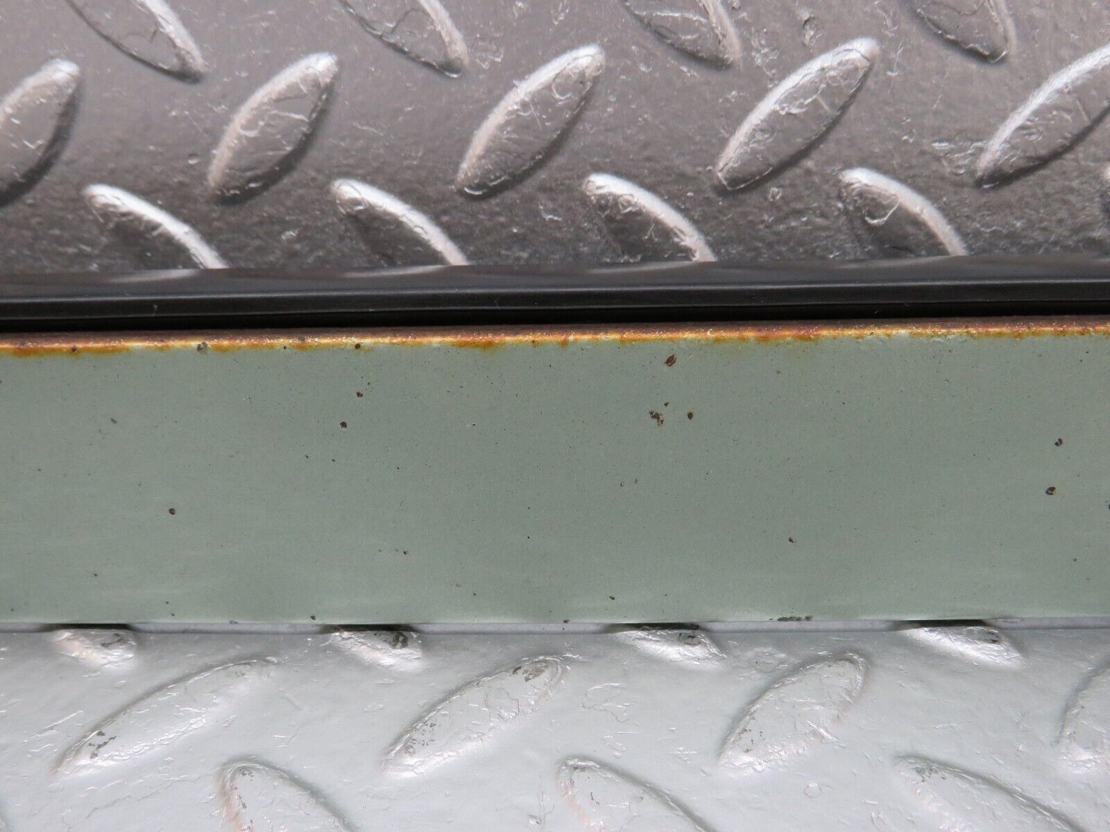 34169 Mercedes-Benz W124 230E Under Headlight Trim Left Side