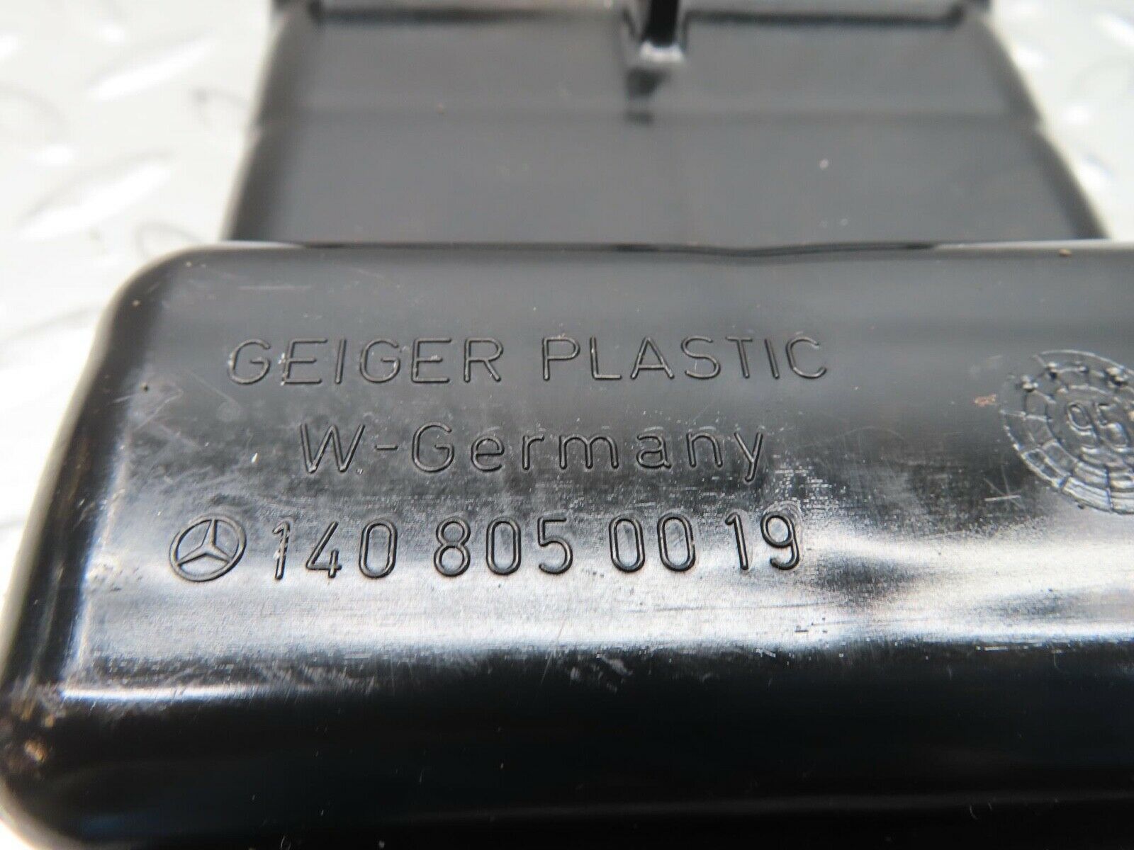 14923 Mercedes-Benz W140 S320 Vacuum Reservoir Tank 1408050019