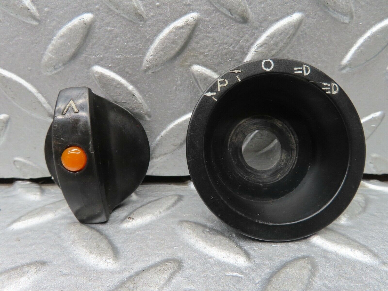 19067 Mercedes-Benz W123 300D Headlight Switch Black Collar And Knob