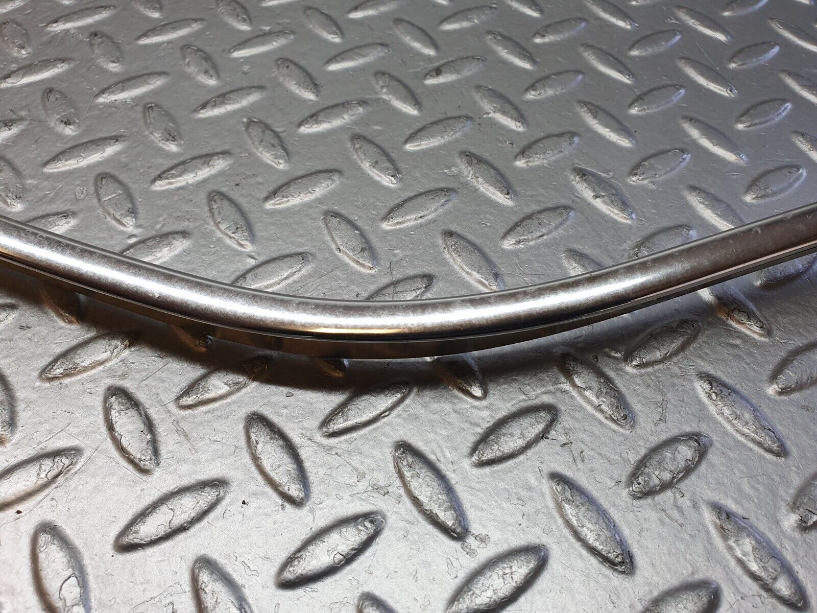 41262 Mercedes-Benz W126 300SE Roof Chrome Trim Left Side