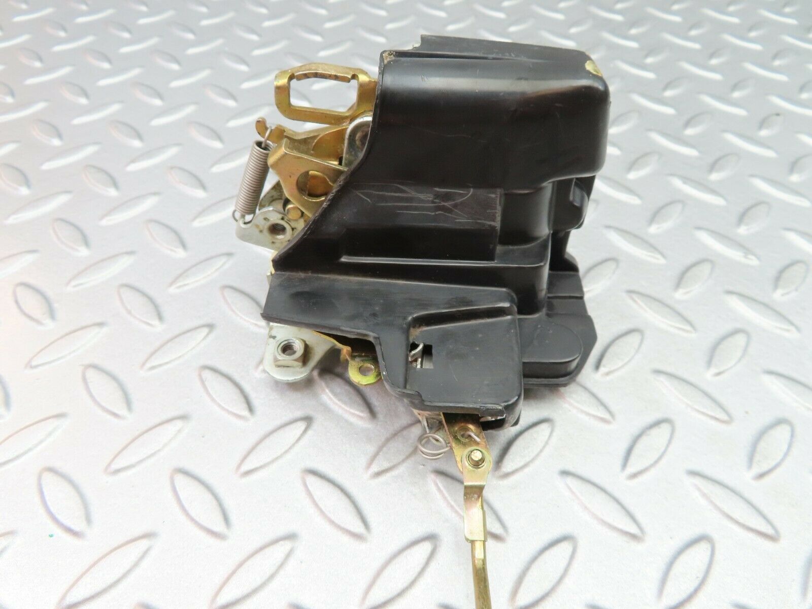 5815 Mercedes-Benz W123 200 Front Right Door Lock Mechanism 1237330208