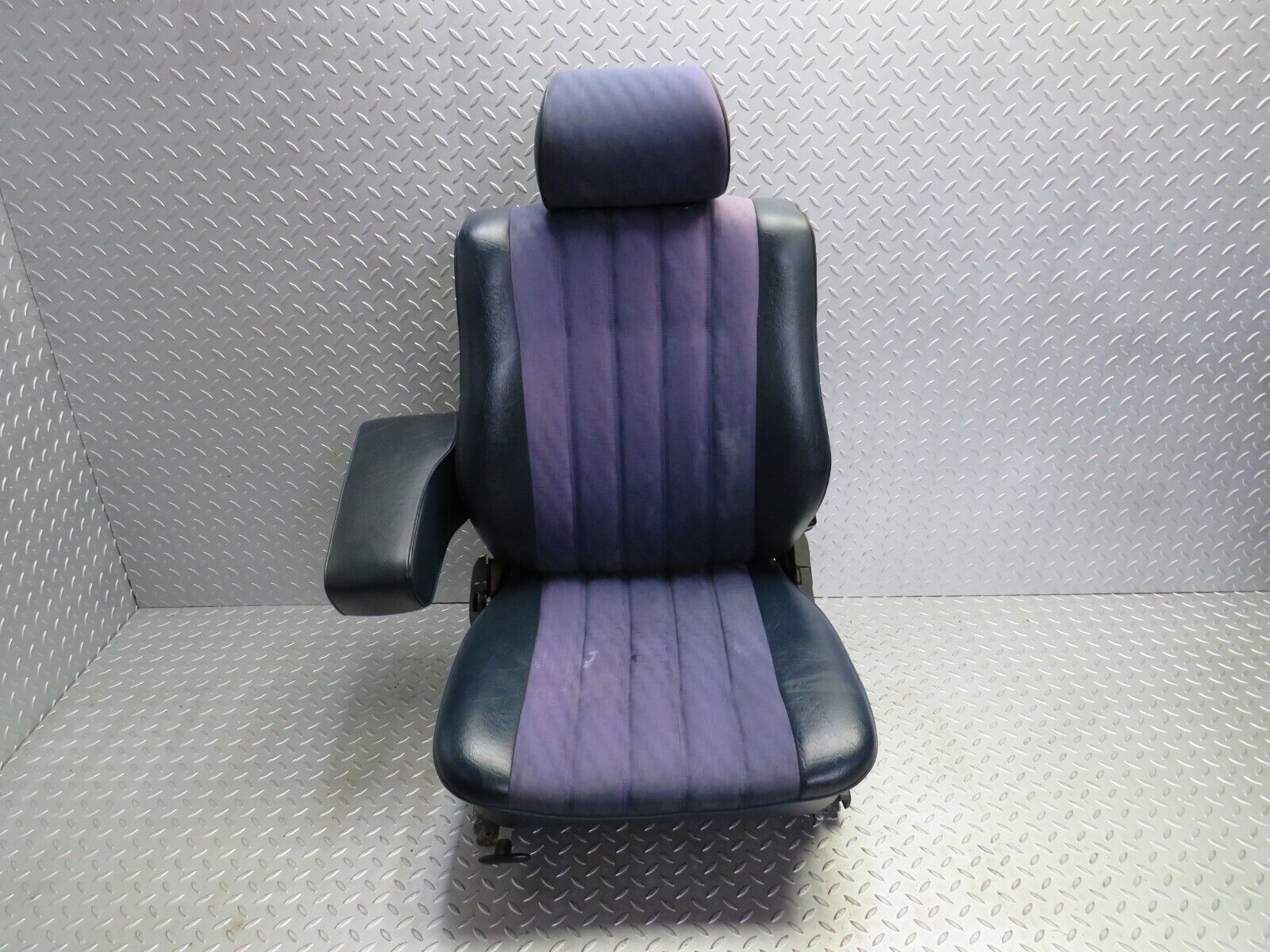 23042 Mercedes-Benz C123 230CE Coupe Front Left Seat Blue Half Leather