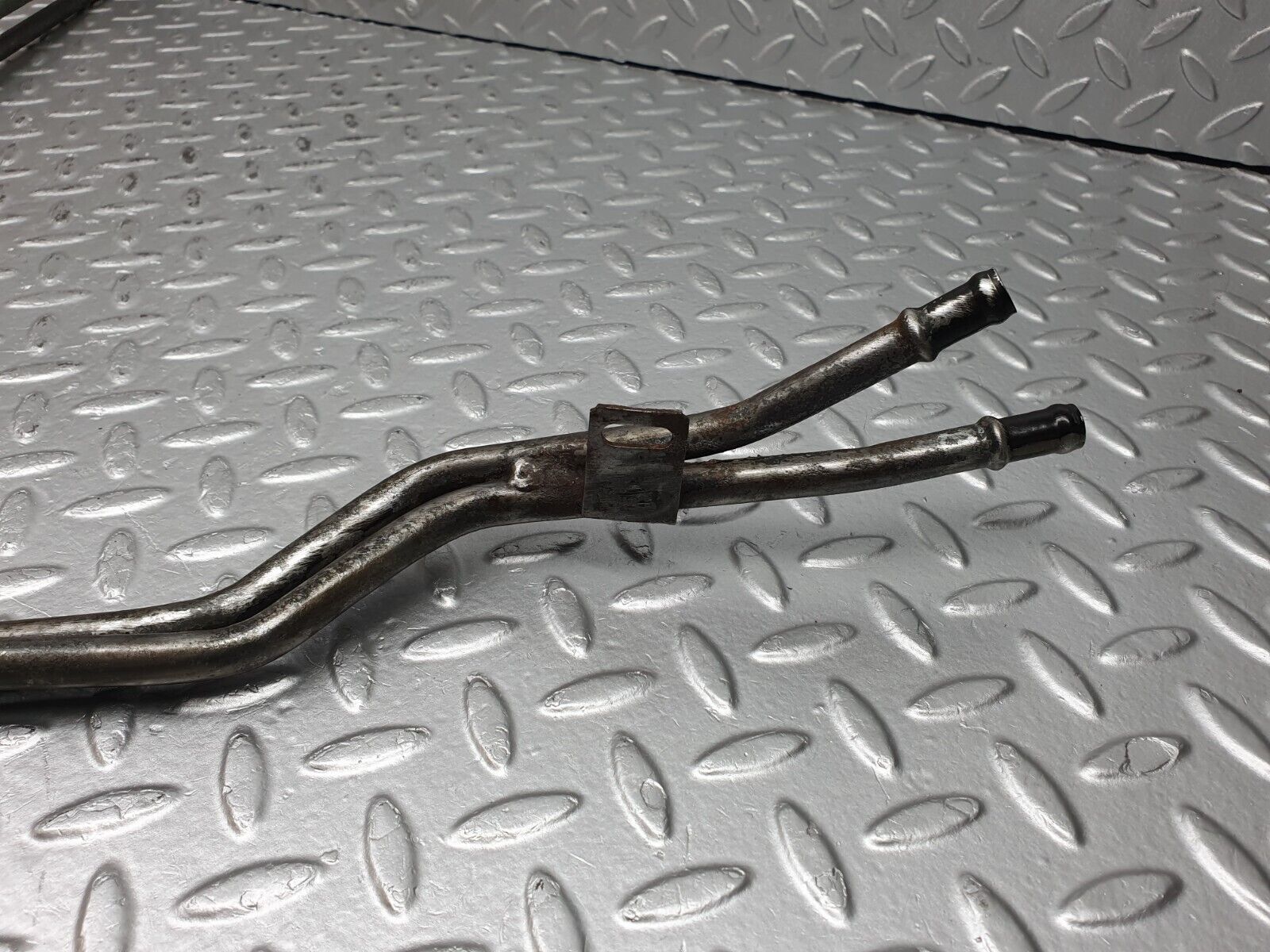 41194 Mercedes-Benz W126 300SE Oil Cooling Pipe Line