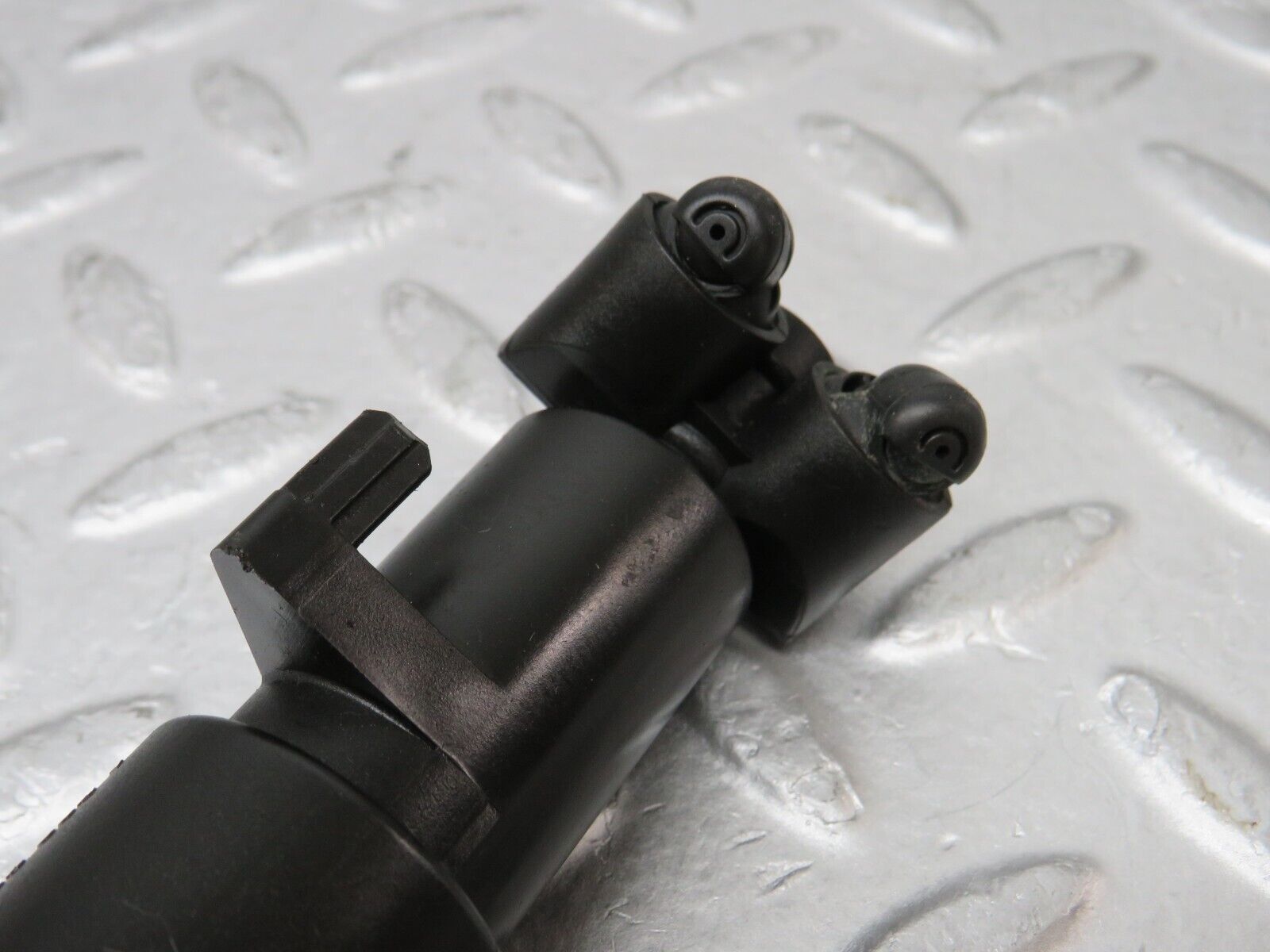 35155 Mercedes-Benz W221 Headlight Washer Nozzle Left 2218600147 0308011037