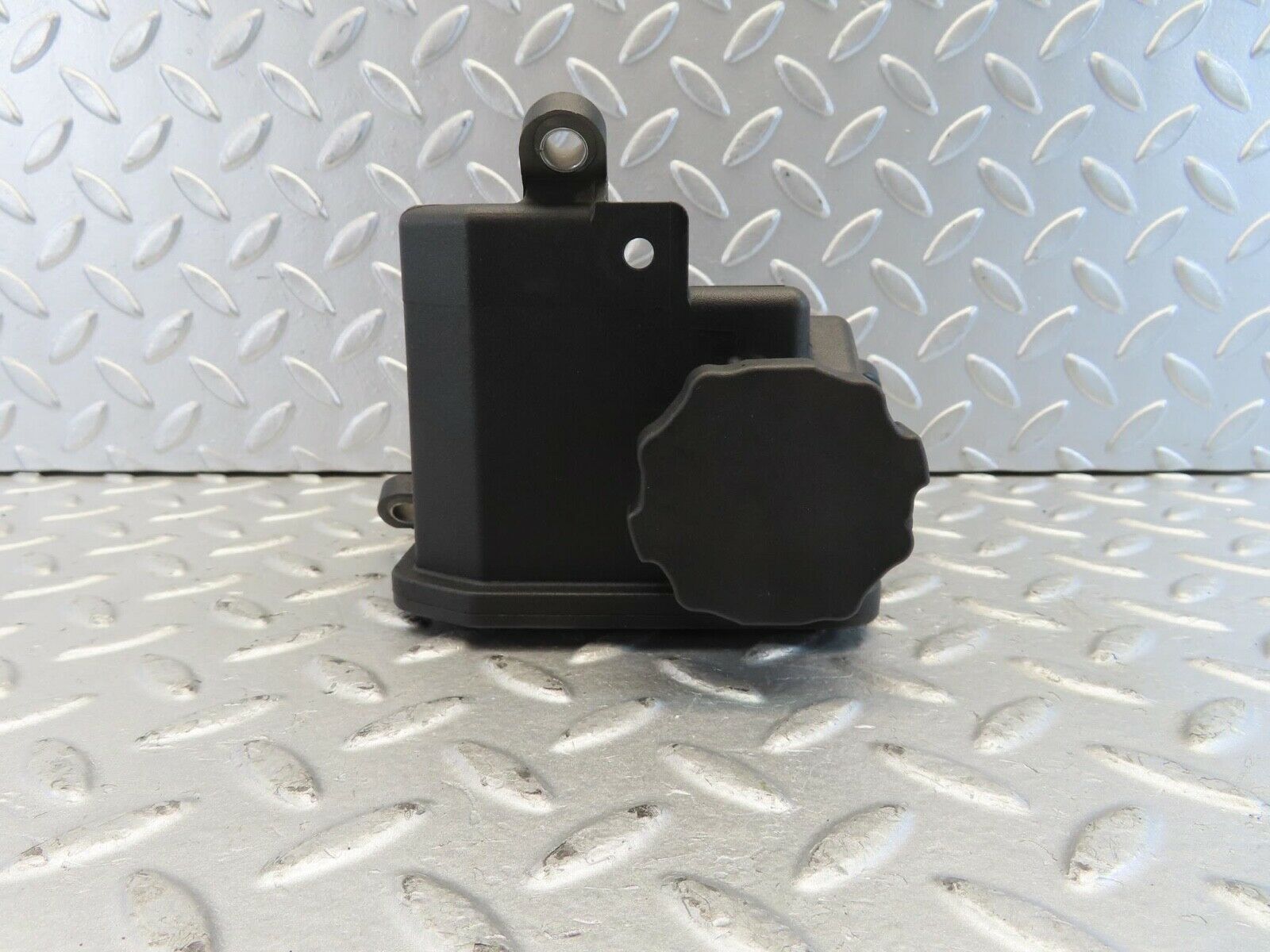 11255 Mercedes-Benz W221 S320 Power Steering Fluid Reservoir 0004602283