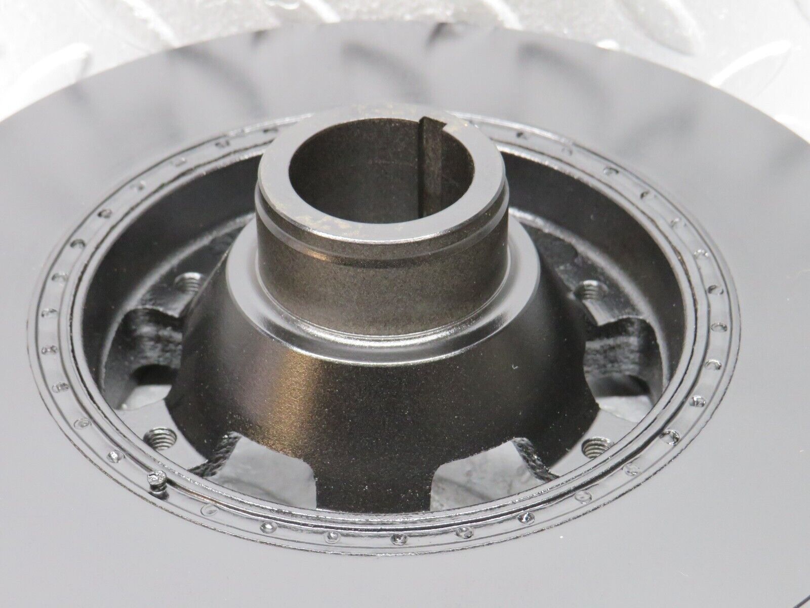 38543 Mercedes-Benz R129 280SL Coupe Crankshaft Vibration Damper 1040301703