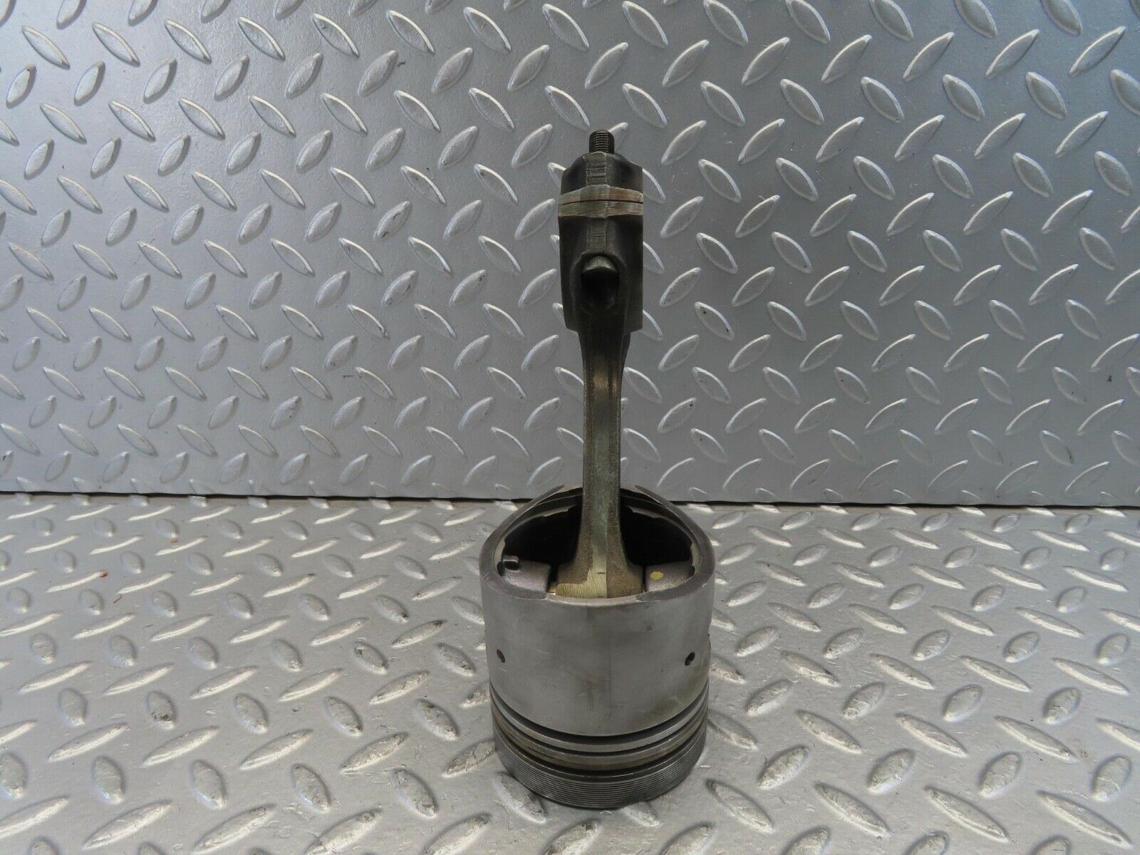 10998 Mercedes-Benz W115 220D Piston With Connecting Rod 86.98 mm