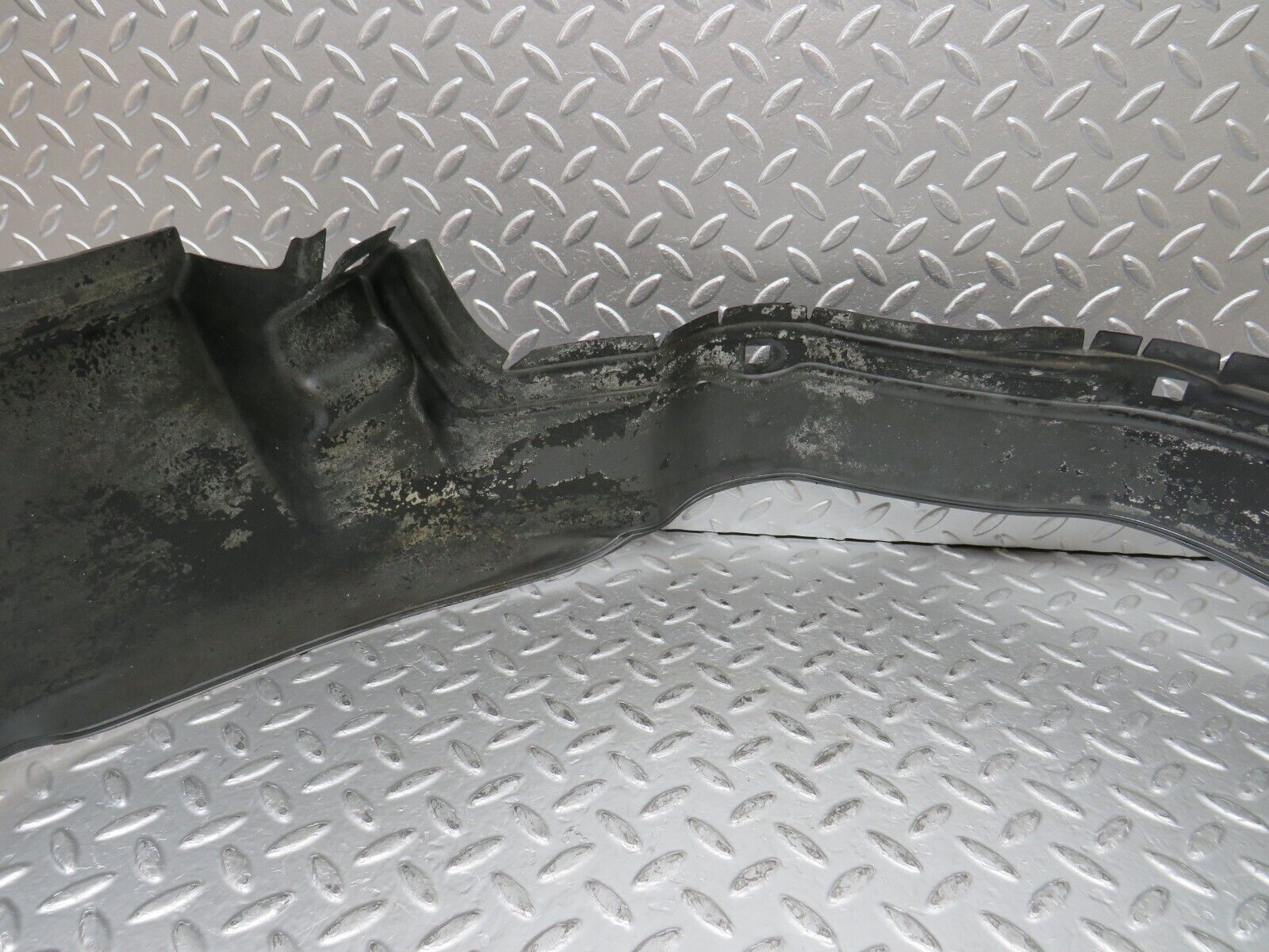 30238 Mercedes-Benz W124 230E Front Left Inner Fender Wing Splash Guard 1248840735