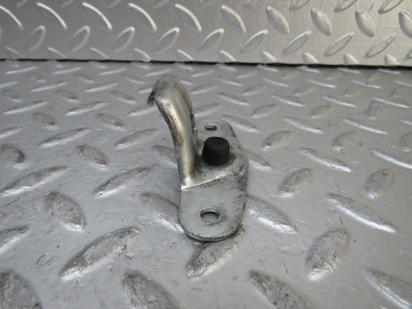 26921 Mercedes-Benz W123 240D Trunk Lock Latch 1237580150