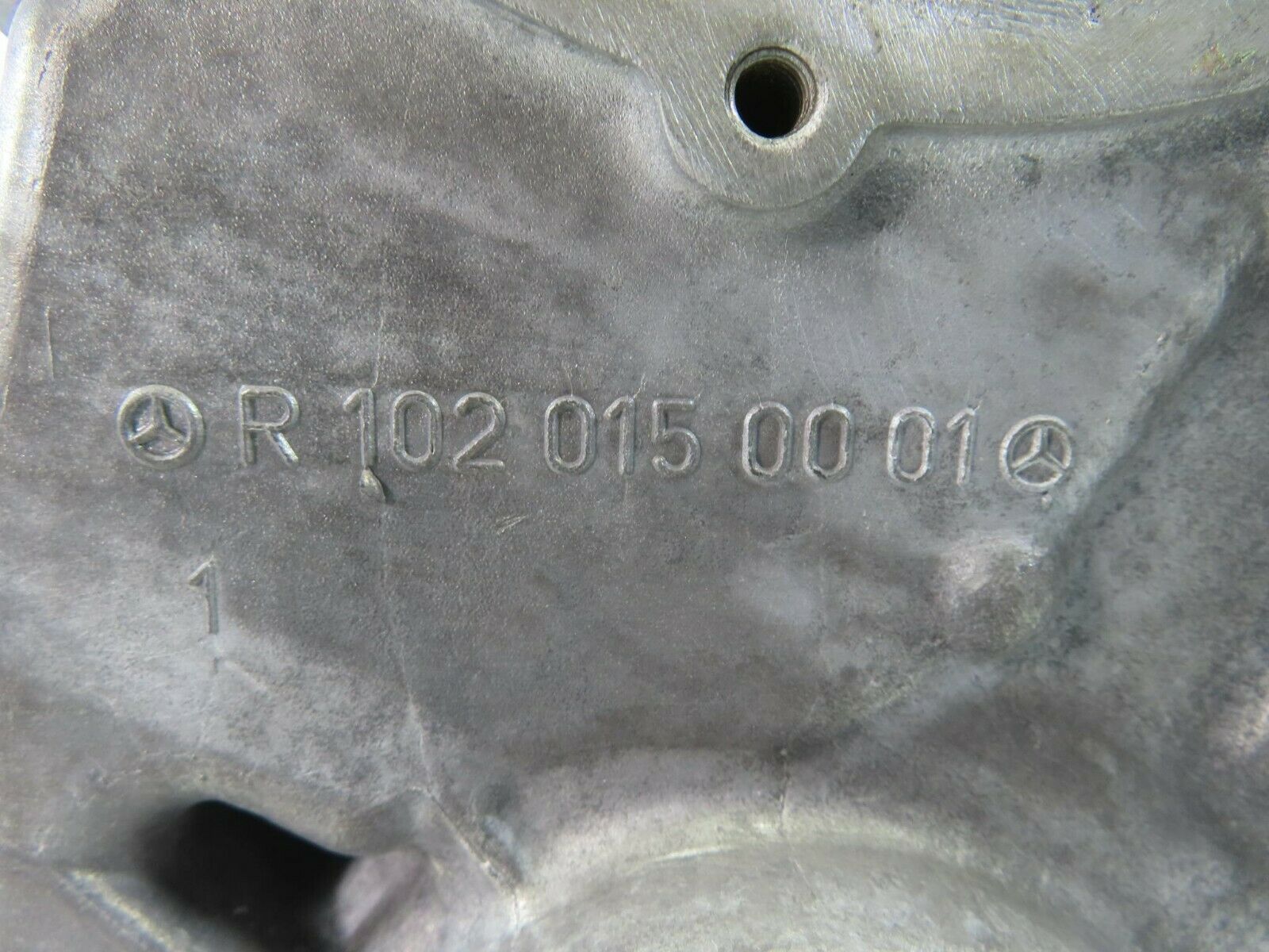 10138 Mercedes-Benz C123 230CE Coupe Engine Timing - Oil Pump Cover 1020150001