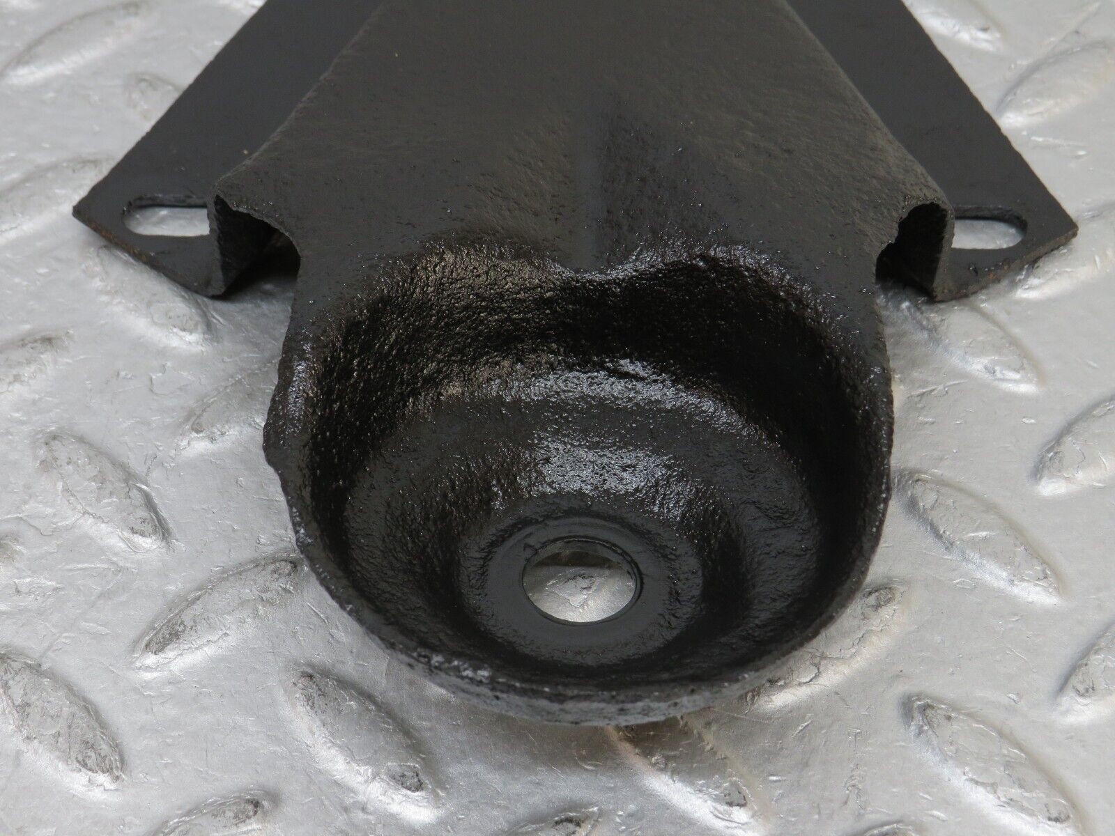 35786 Mercedes-Benz W108 Rear Suspension Axle Mounting Bracket