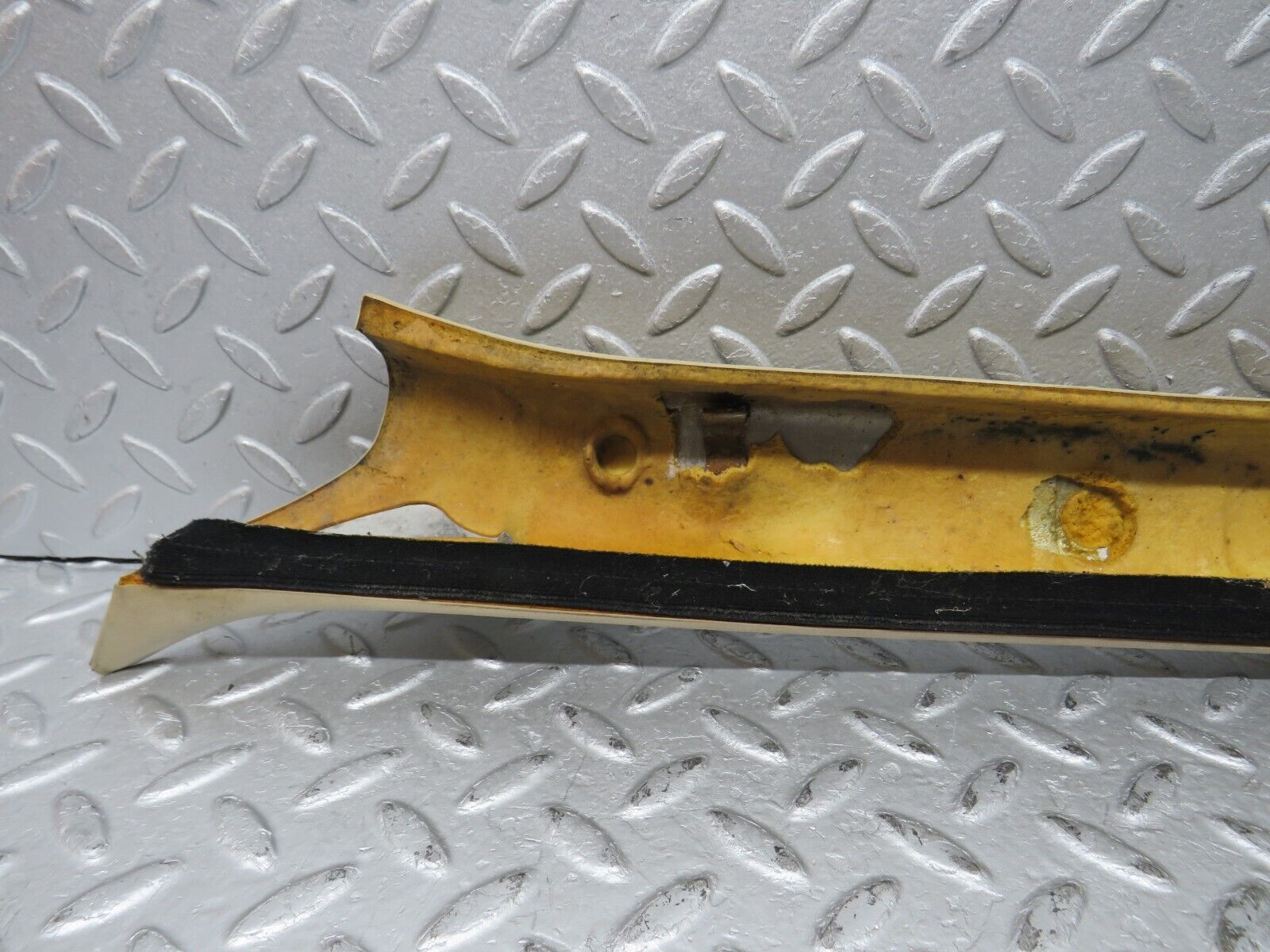 36937 Mercedes-Benz C126 420SEC Coupe A Pillar Cover Right Side Beige