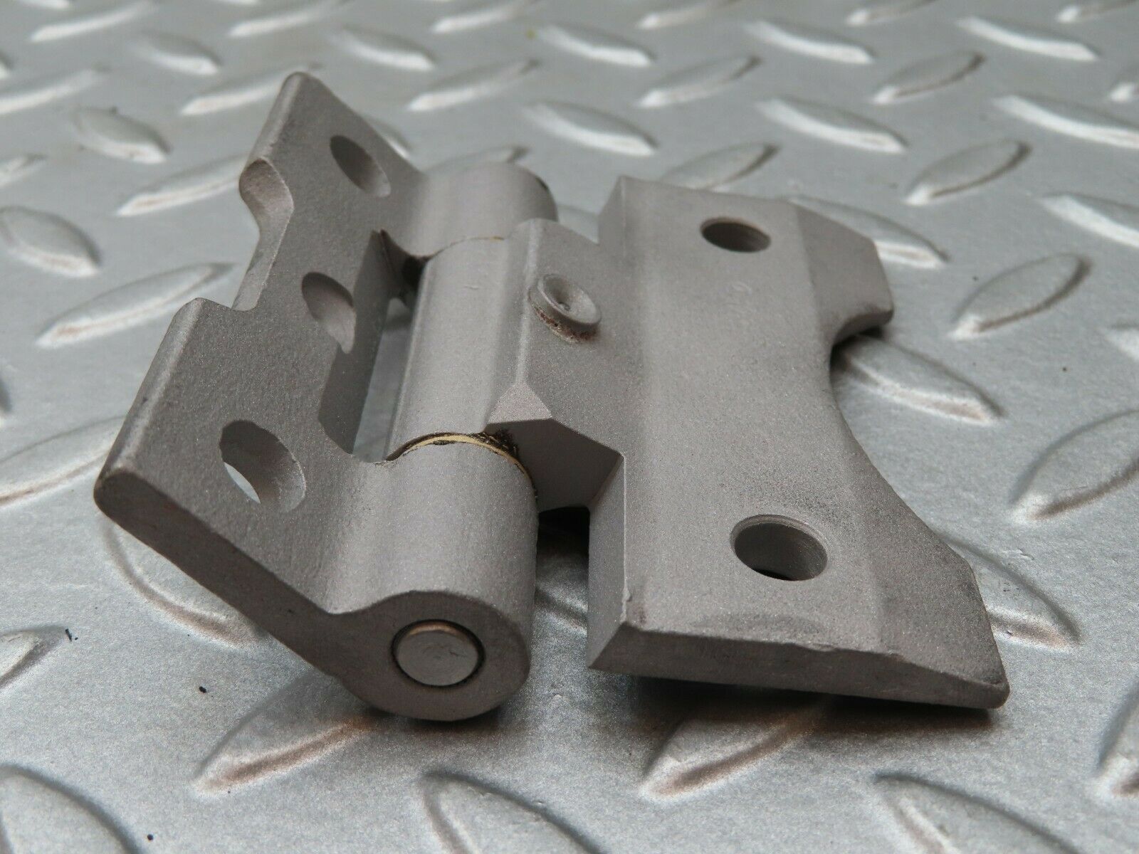 4159 Mercedes-Benz C123 230CE Coupe Door Hinge 1237200037