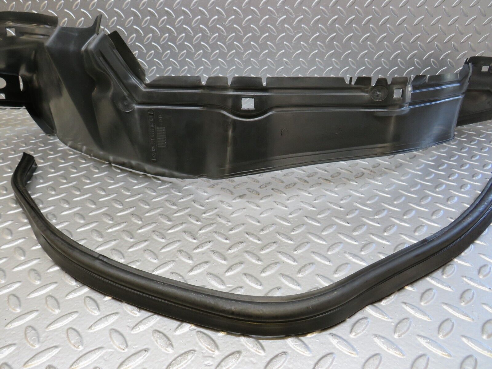 26496 Mercedes-Benz C124 220CE Front Right Inner Fender Wing Splash Guard 1248840735